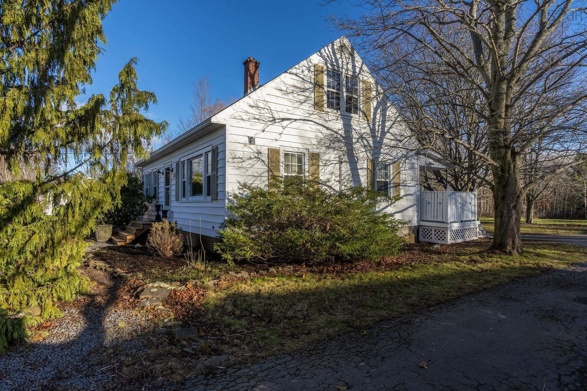 $320,000.00: 128 Main Street, Middleton