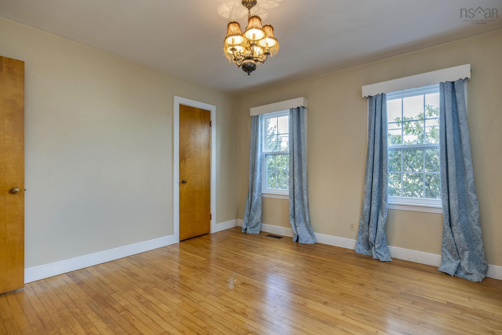 $320,000.00: 128 Main Street, Middleton