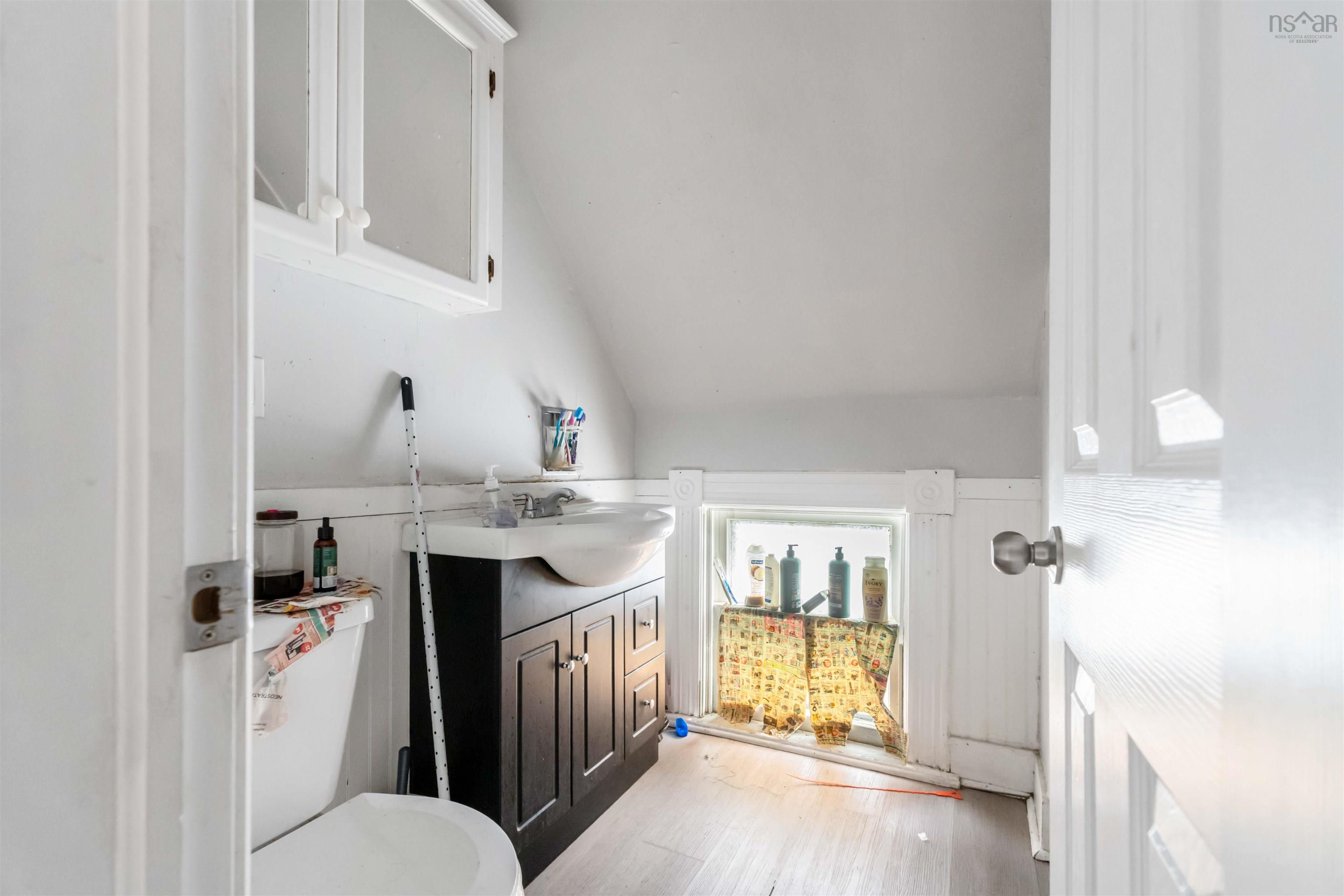 $519,000.00: 260 Gerrish Street, Windsor