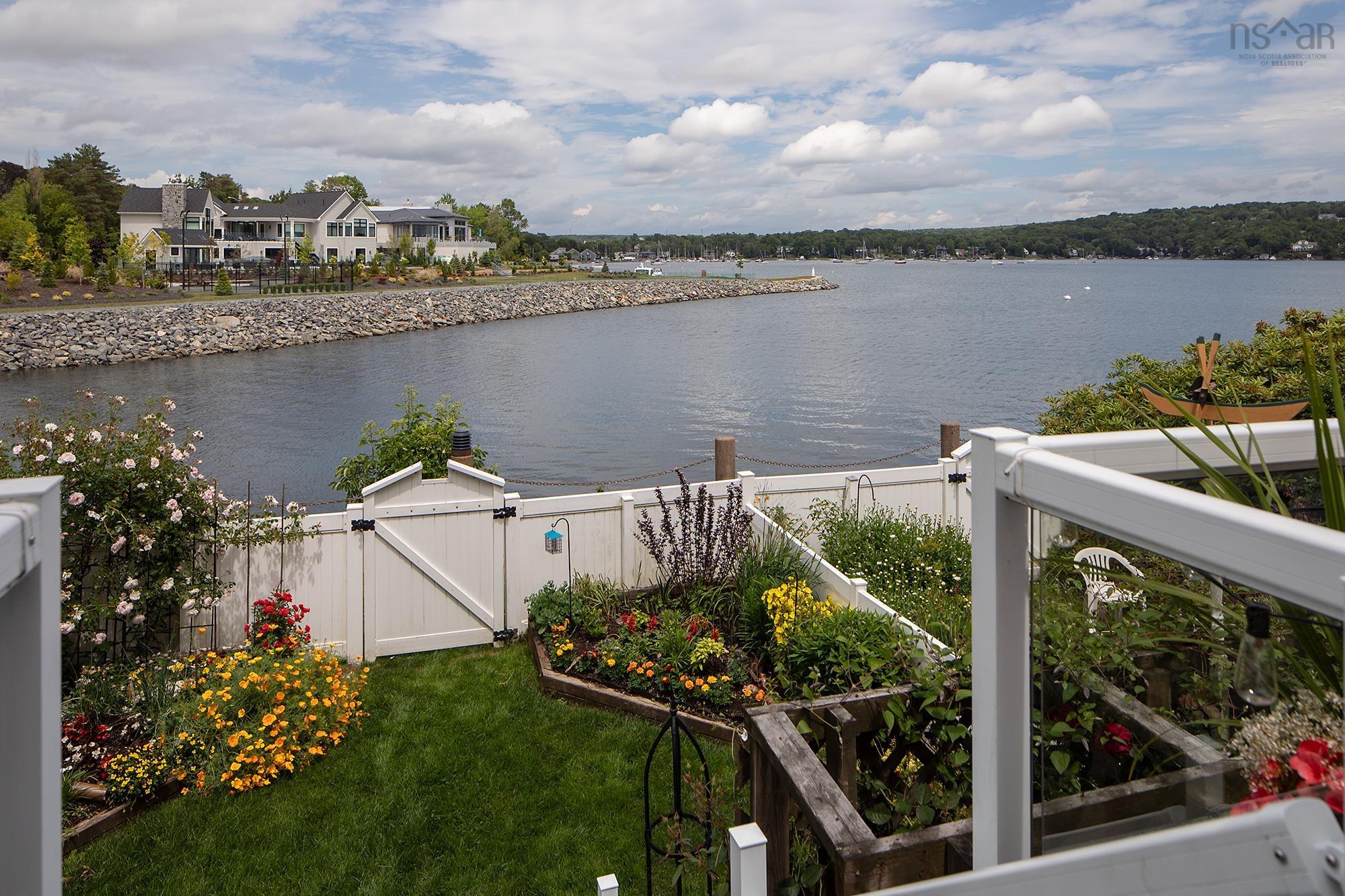 $892,000.00: 4 Arthur Lismer Court, Bedford