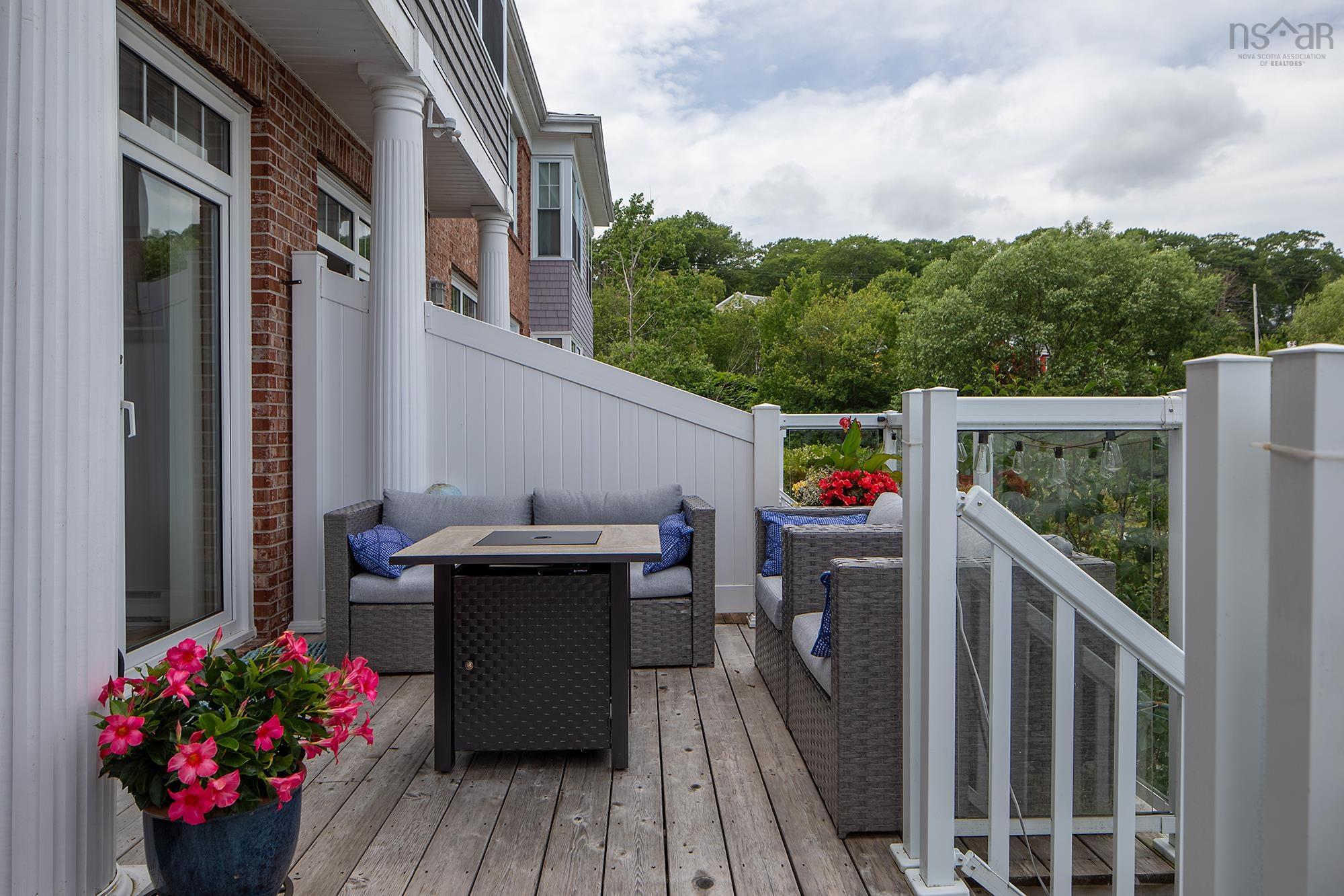 $892,000.00: 4 Arthur Lismer Court, Bedford