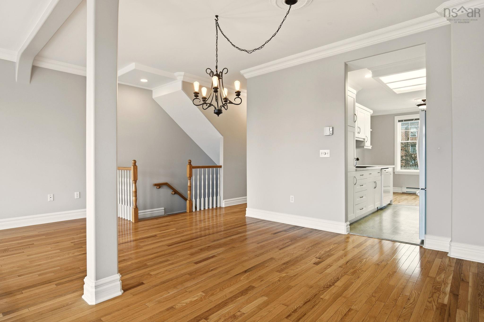 $892,000.00: 4 Arthur Lismer Court, Bedford