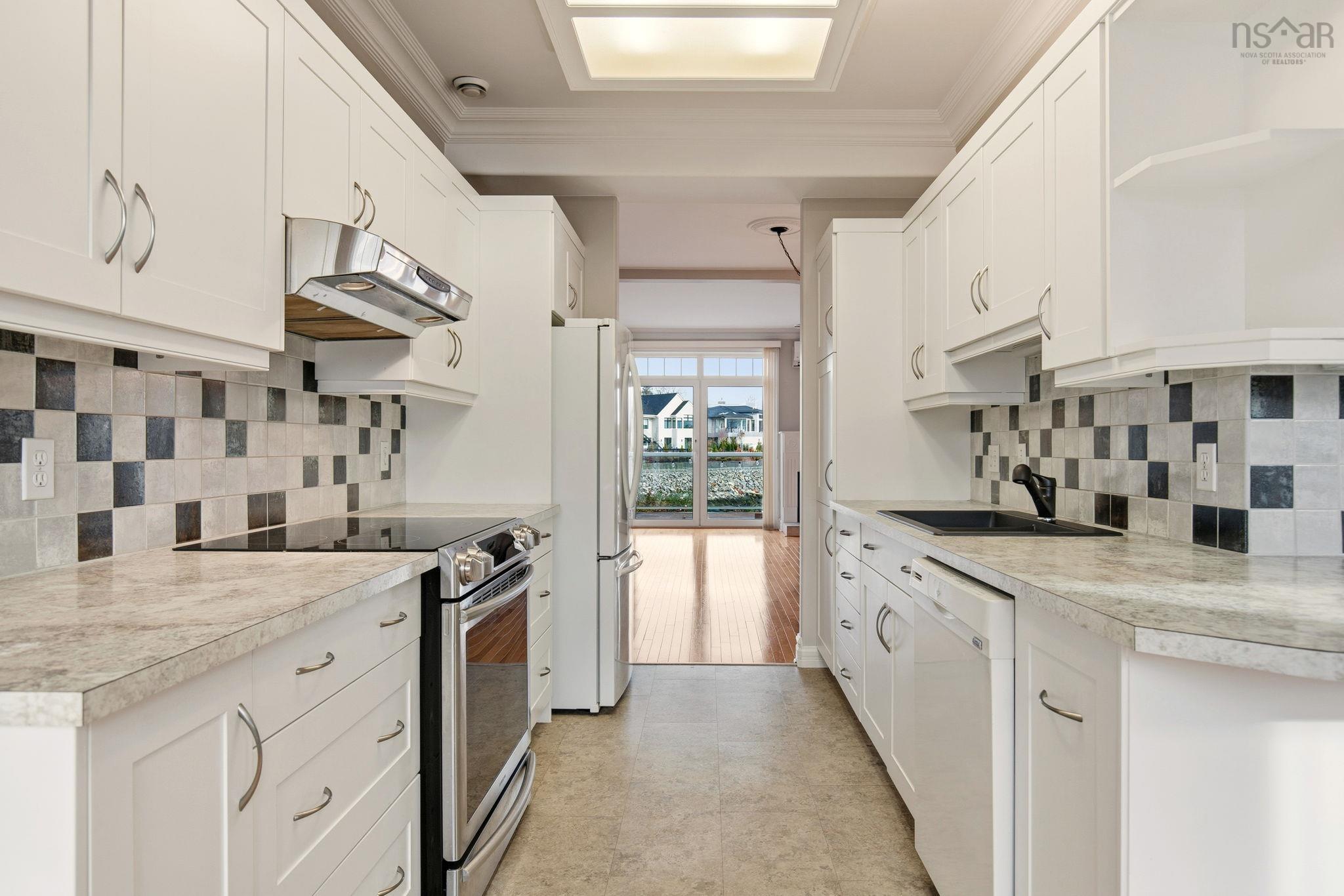 $892,000.00: 4 Arthur Lismer Court, Bedford