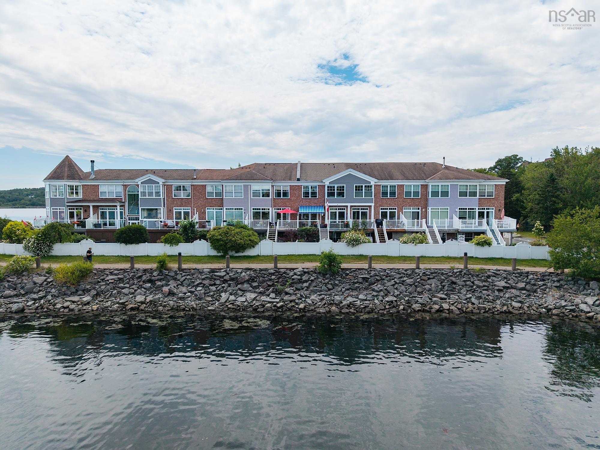 $892,000.00: 4 Arthur Lismer Court, Bedford