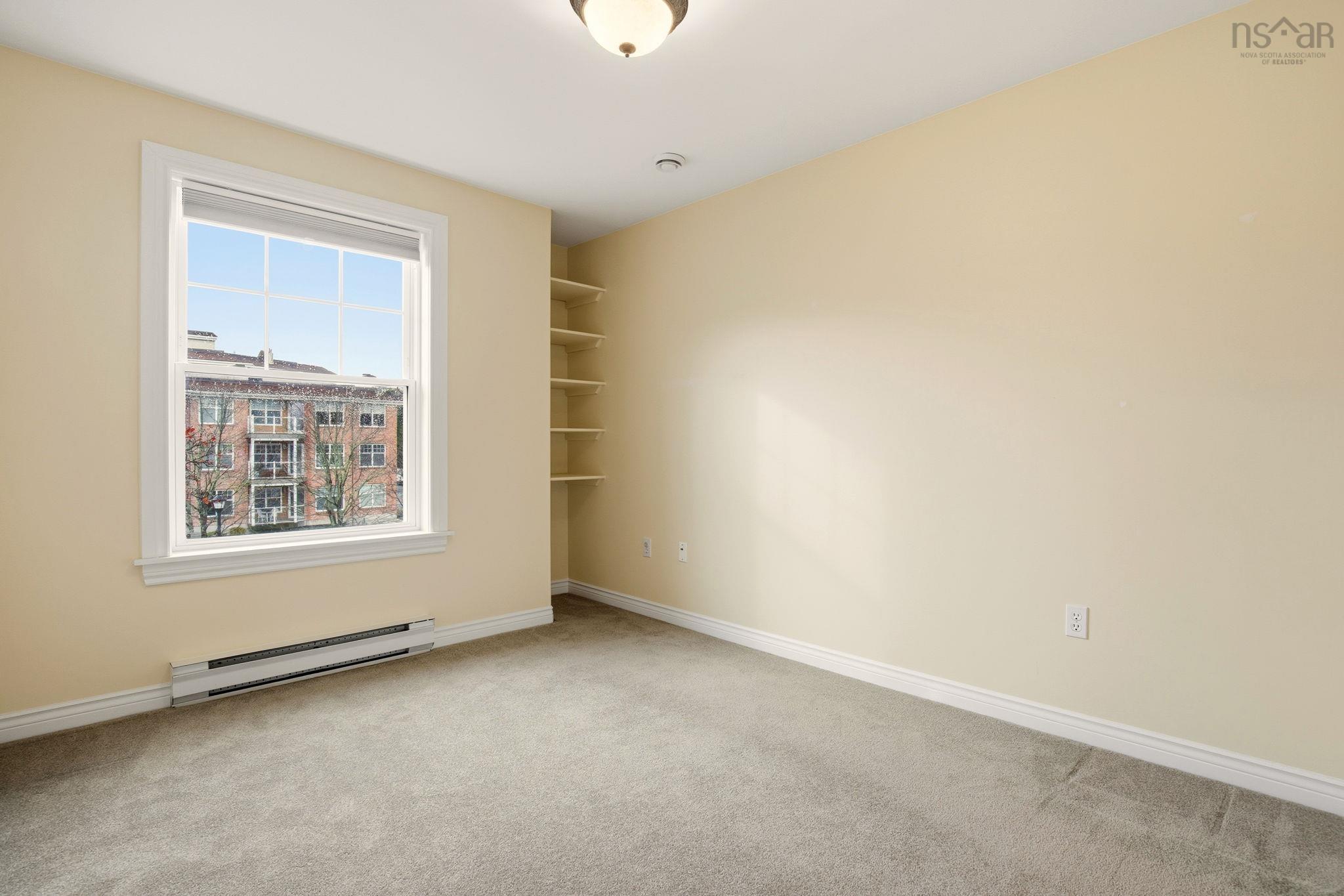 $892,000.00: 4 Arthur Lismer Court, Bedford