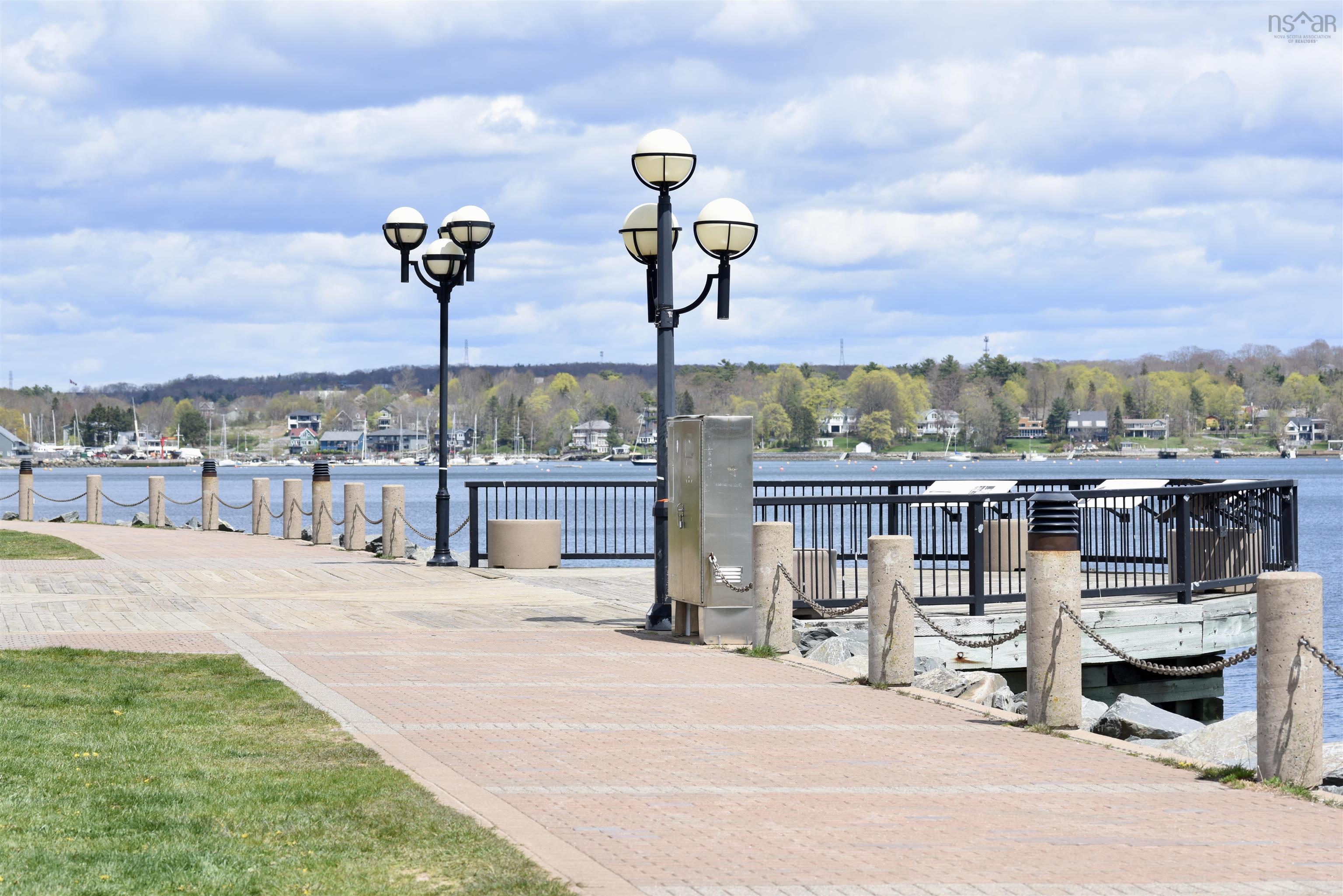 $892,000.00: 4 Arthur Lismer Court, Bedford