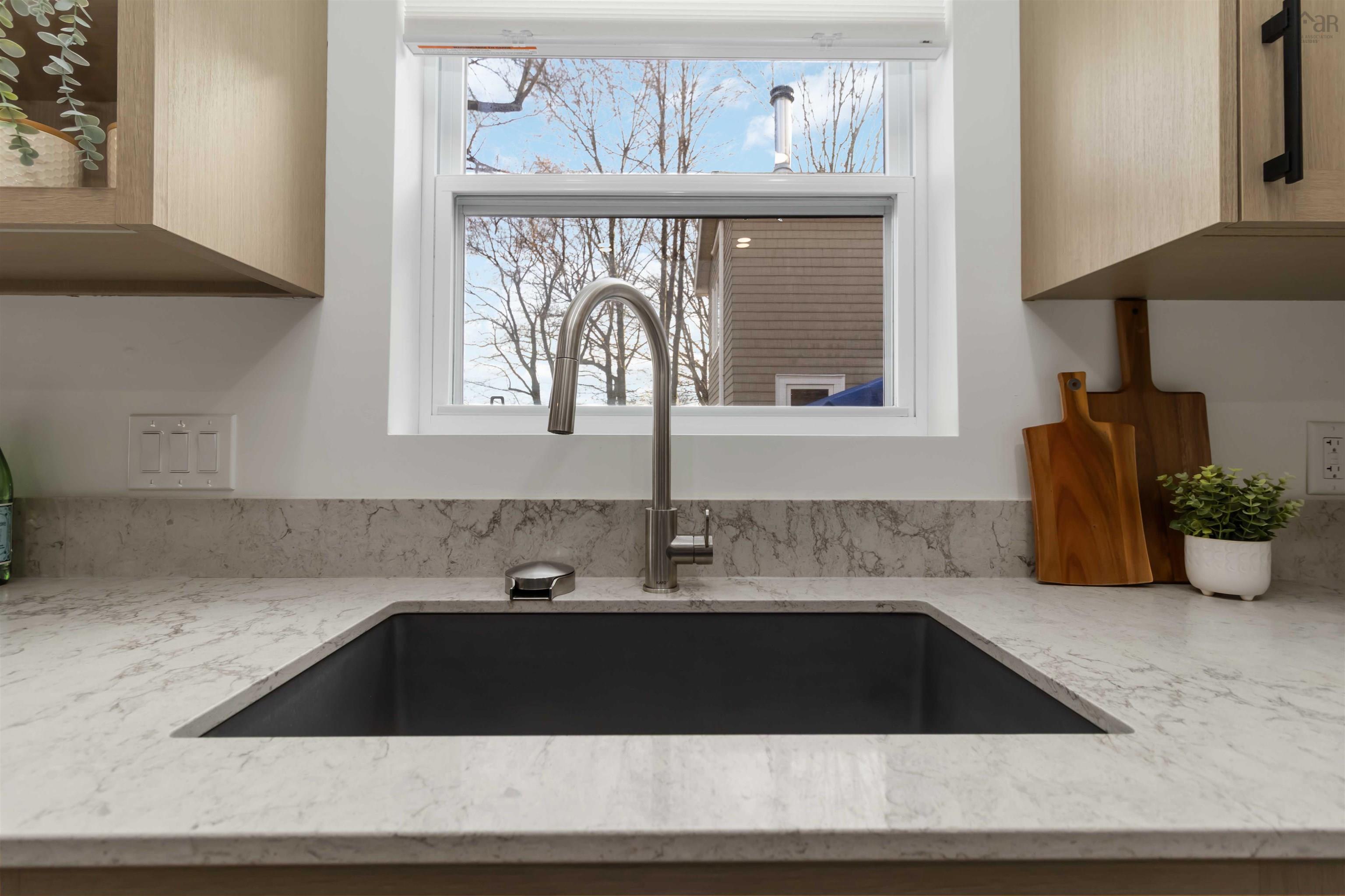 $890,000.00: 23 Oakdale Crescent, Dartmouth