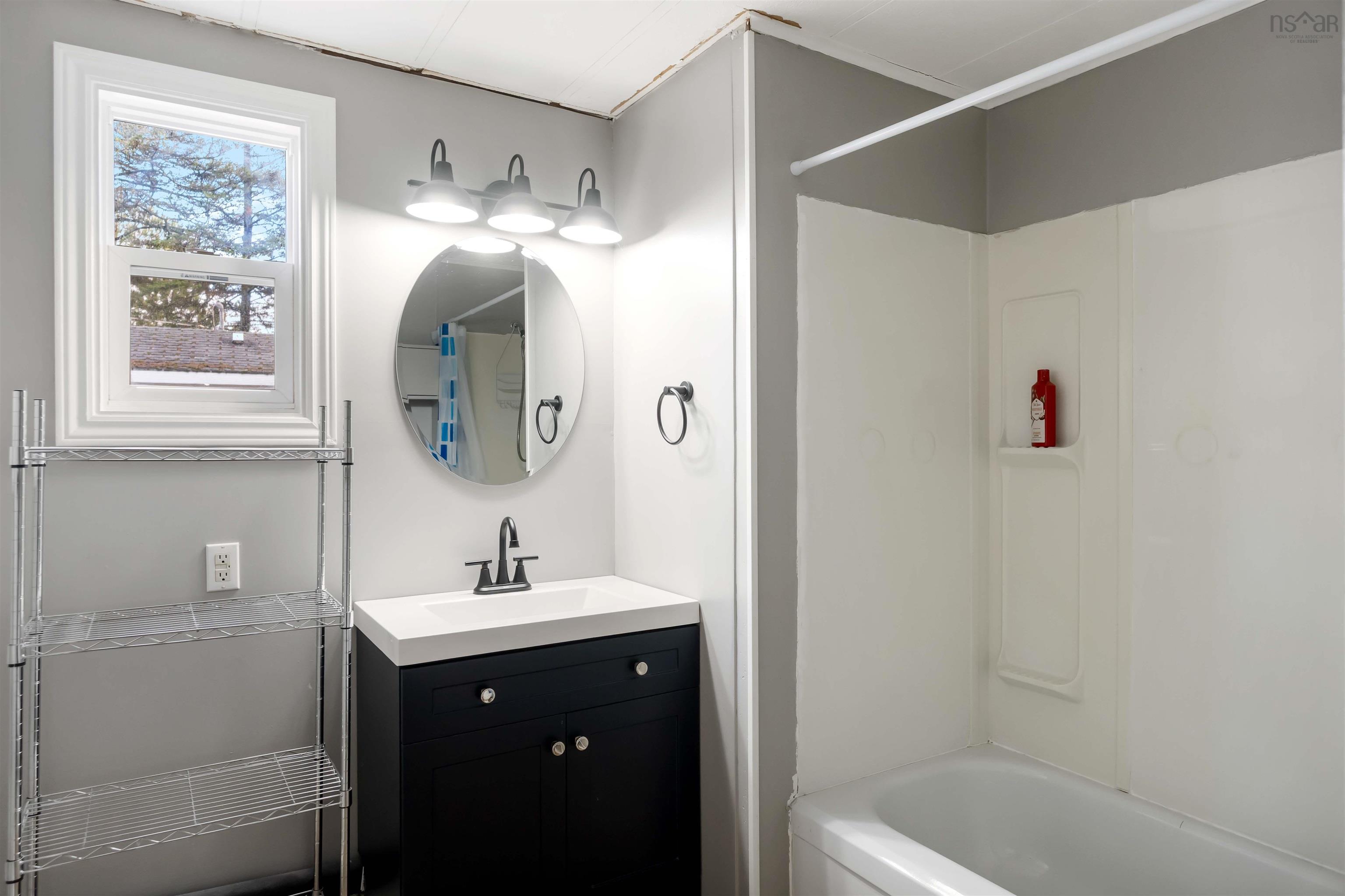 $154,900.00: 16 Maple Leaf Drive, New Minas