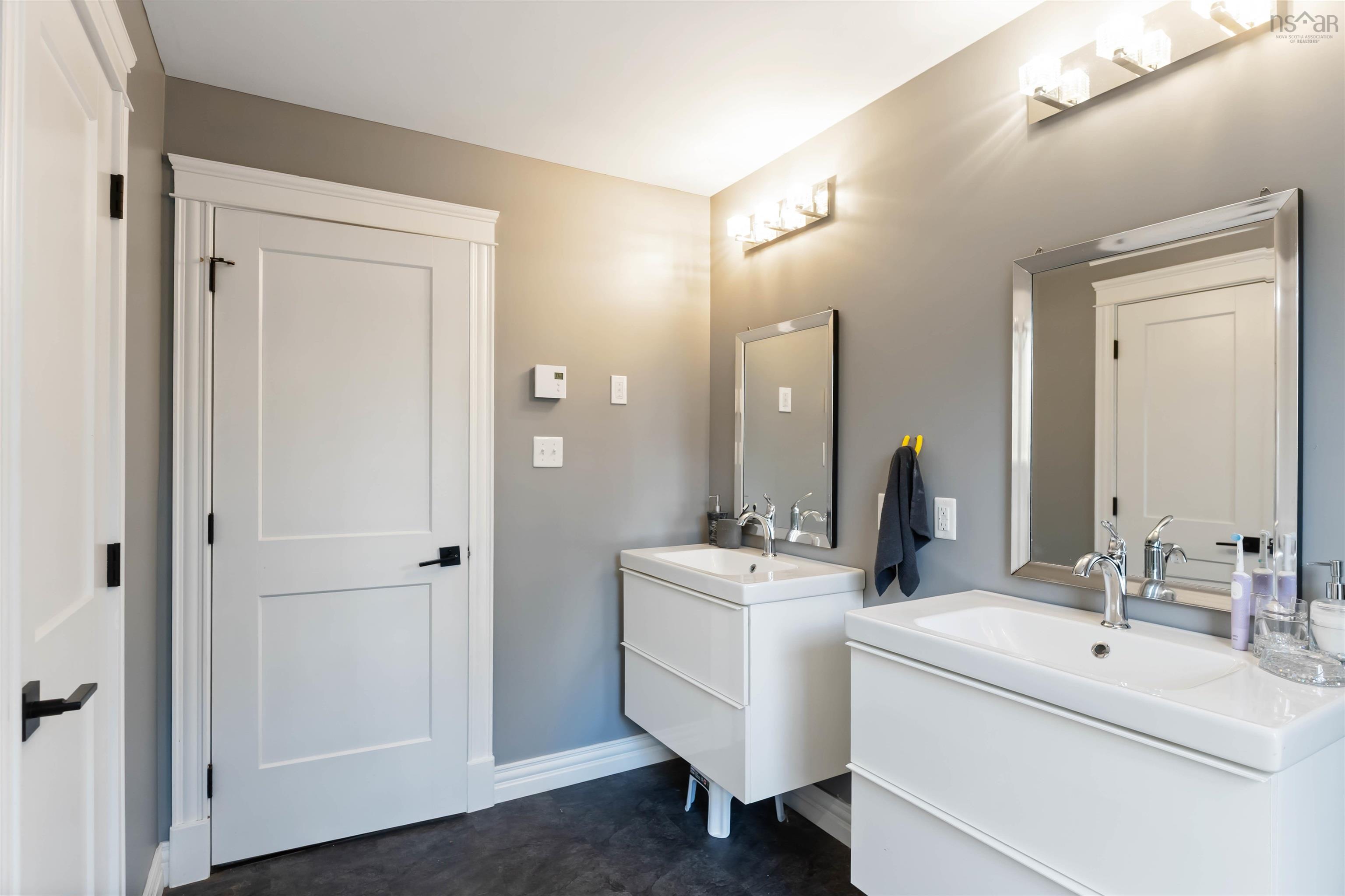 $799,900.00: 561 Hall Road, Millville