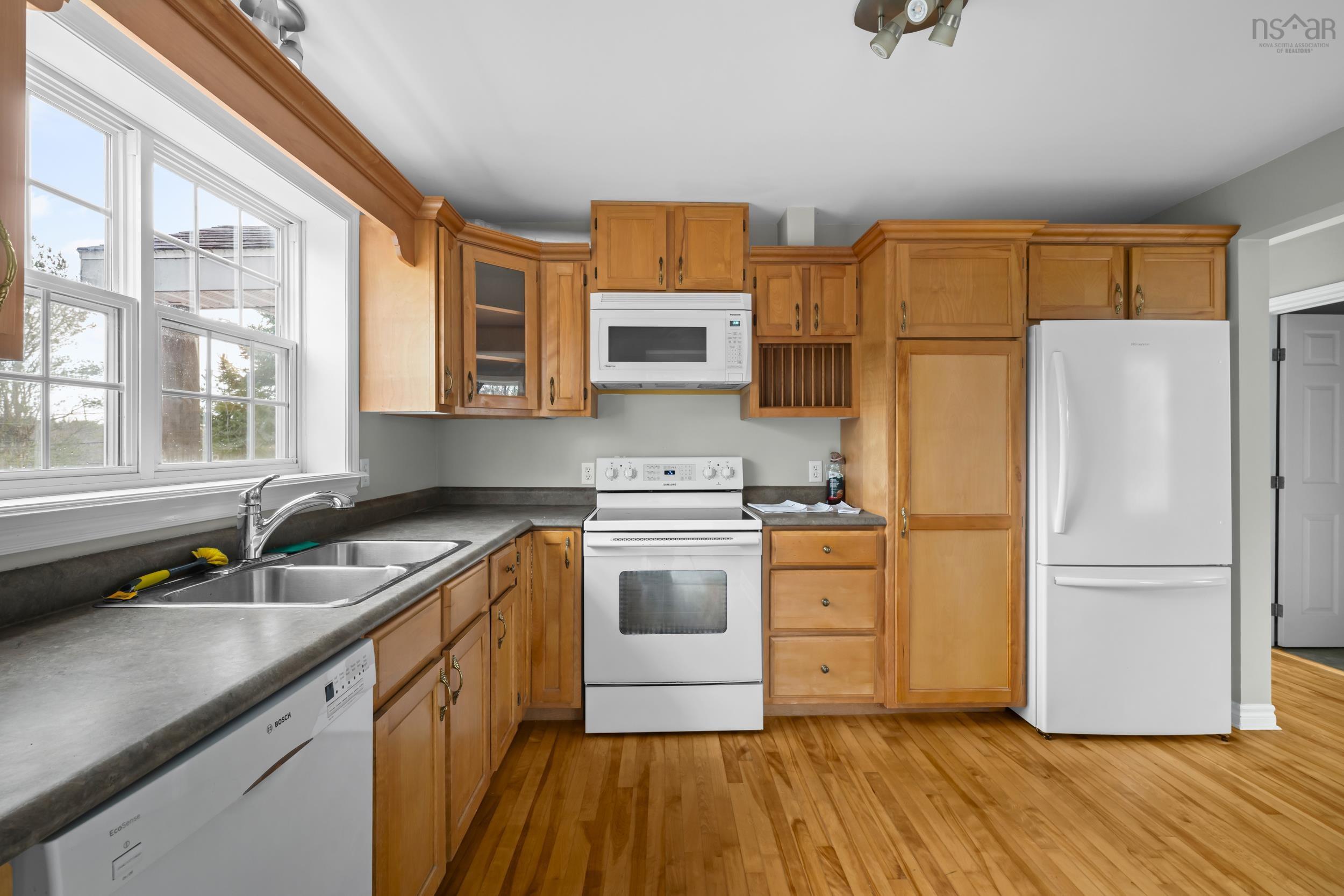 $365,000.00: 9637 Highway, Head Of Jeddore