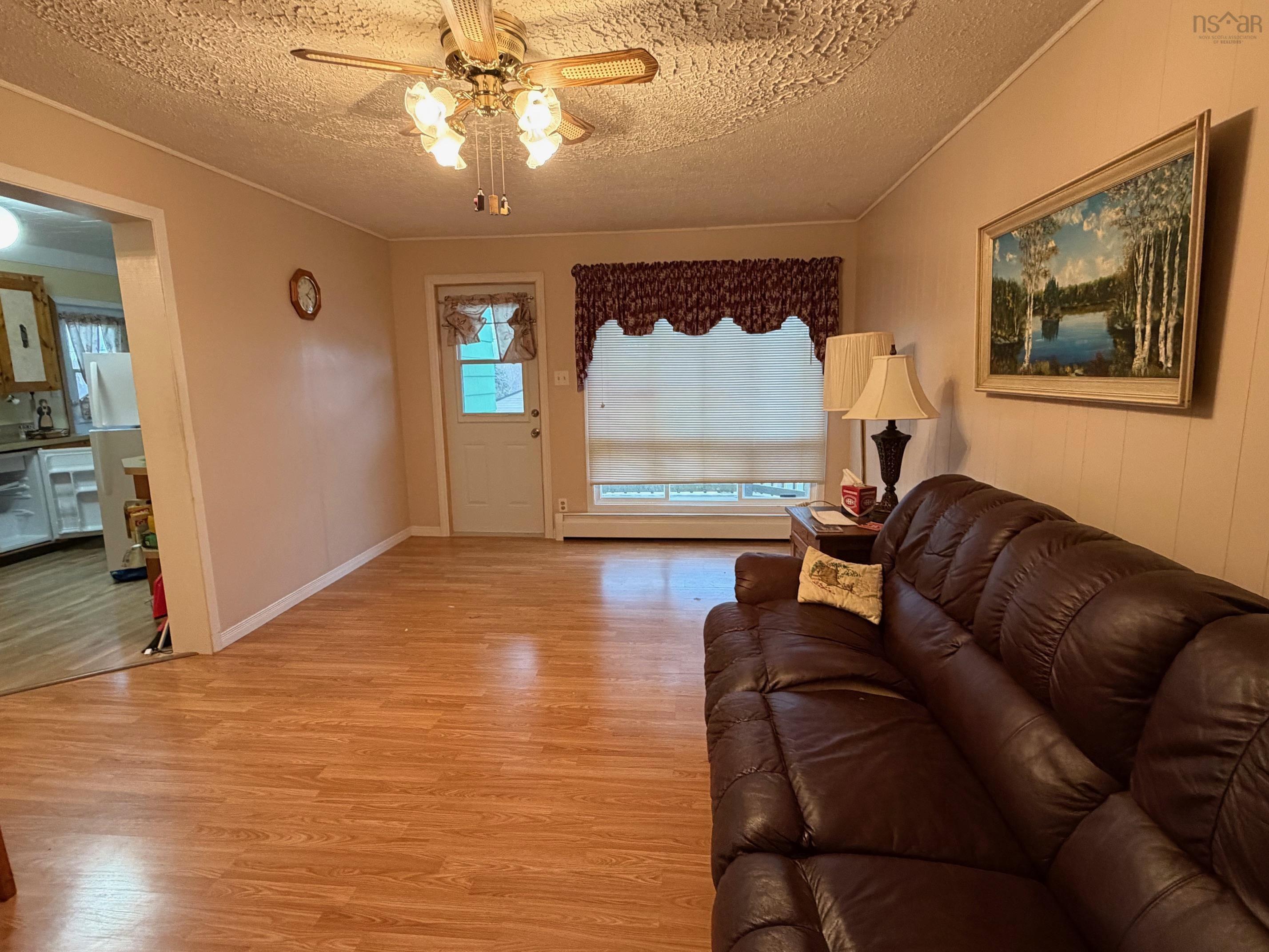 $325,000.00: 16364 Cabot Trail, La Prairie