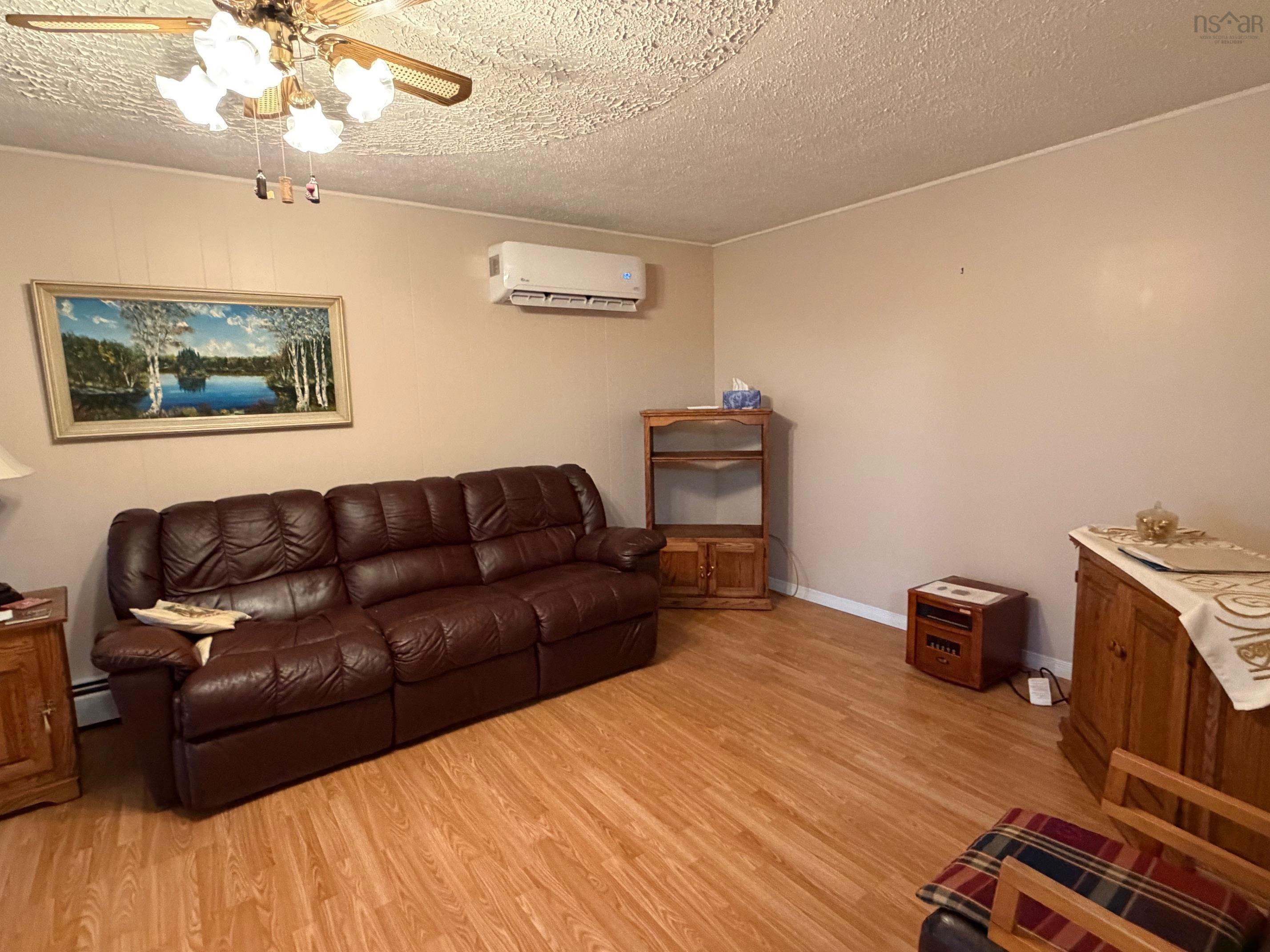 $325,000.00: 16364 Cabot Trail, La Prairie