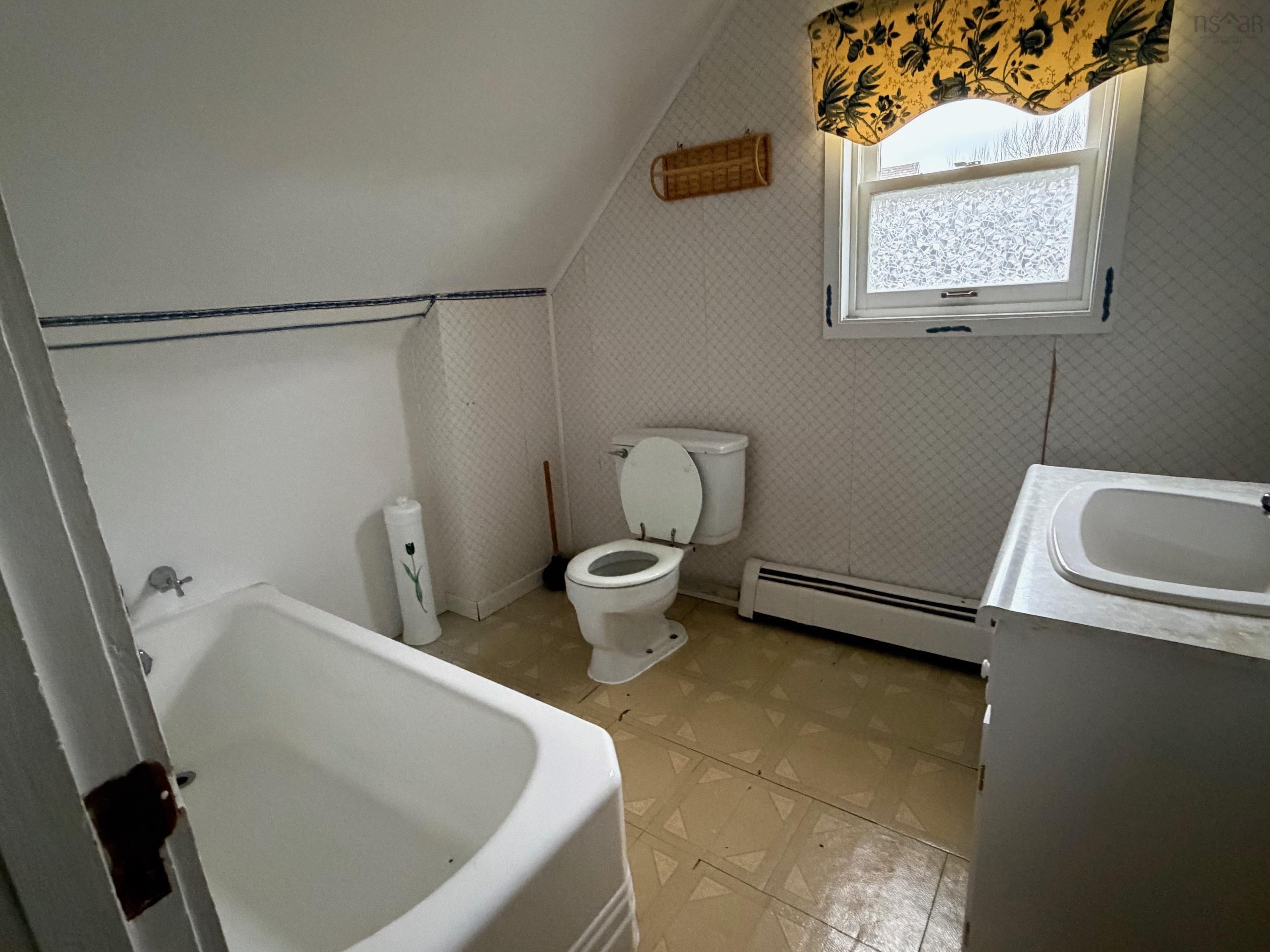 $325,000.00: 16364 Cabot Trail, La Prairie