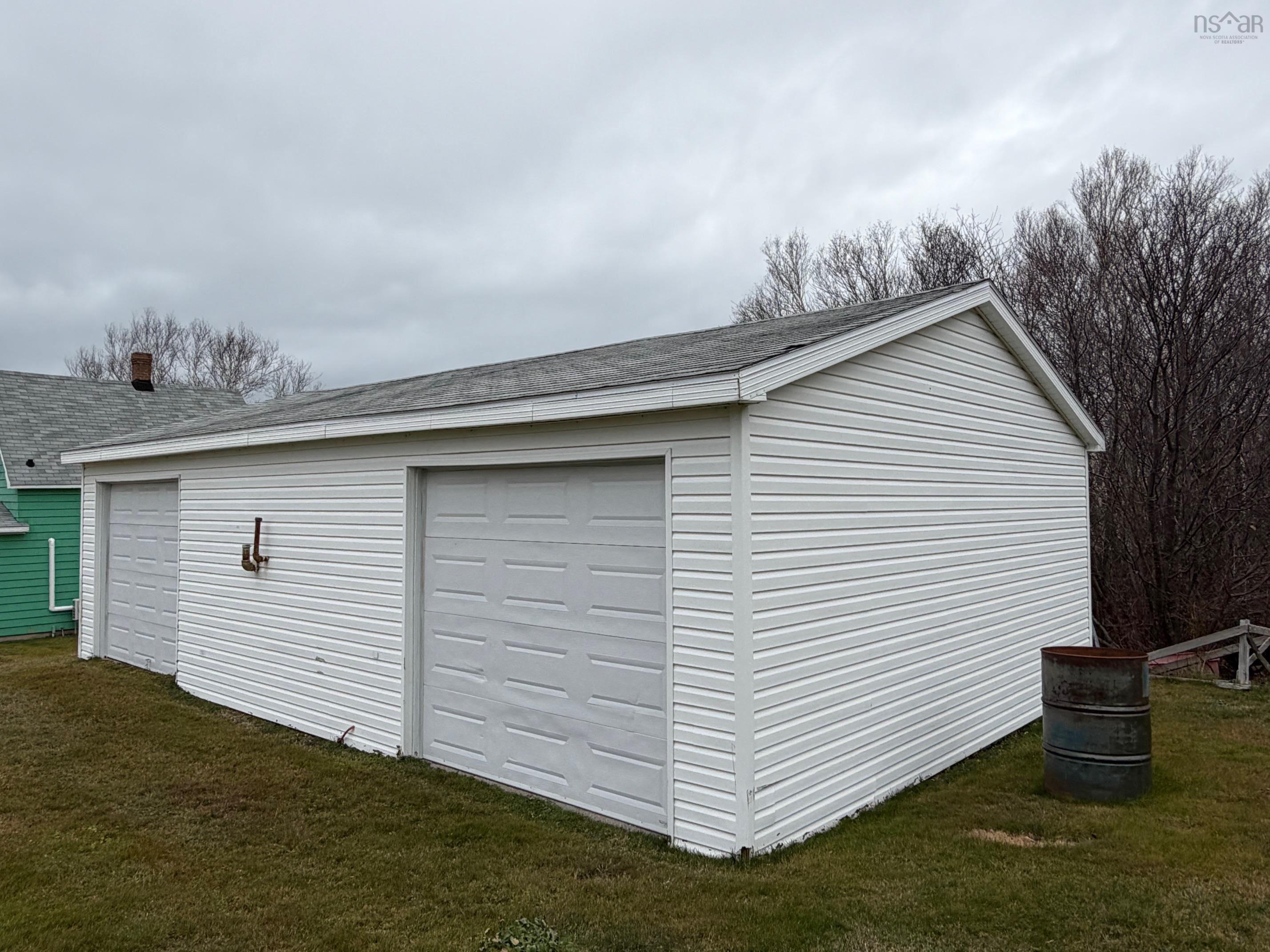 $325,000.00: 16364 Cabot Trail, La Prairie