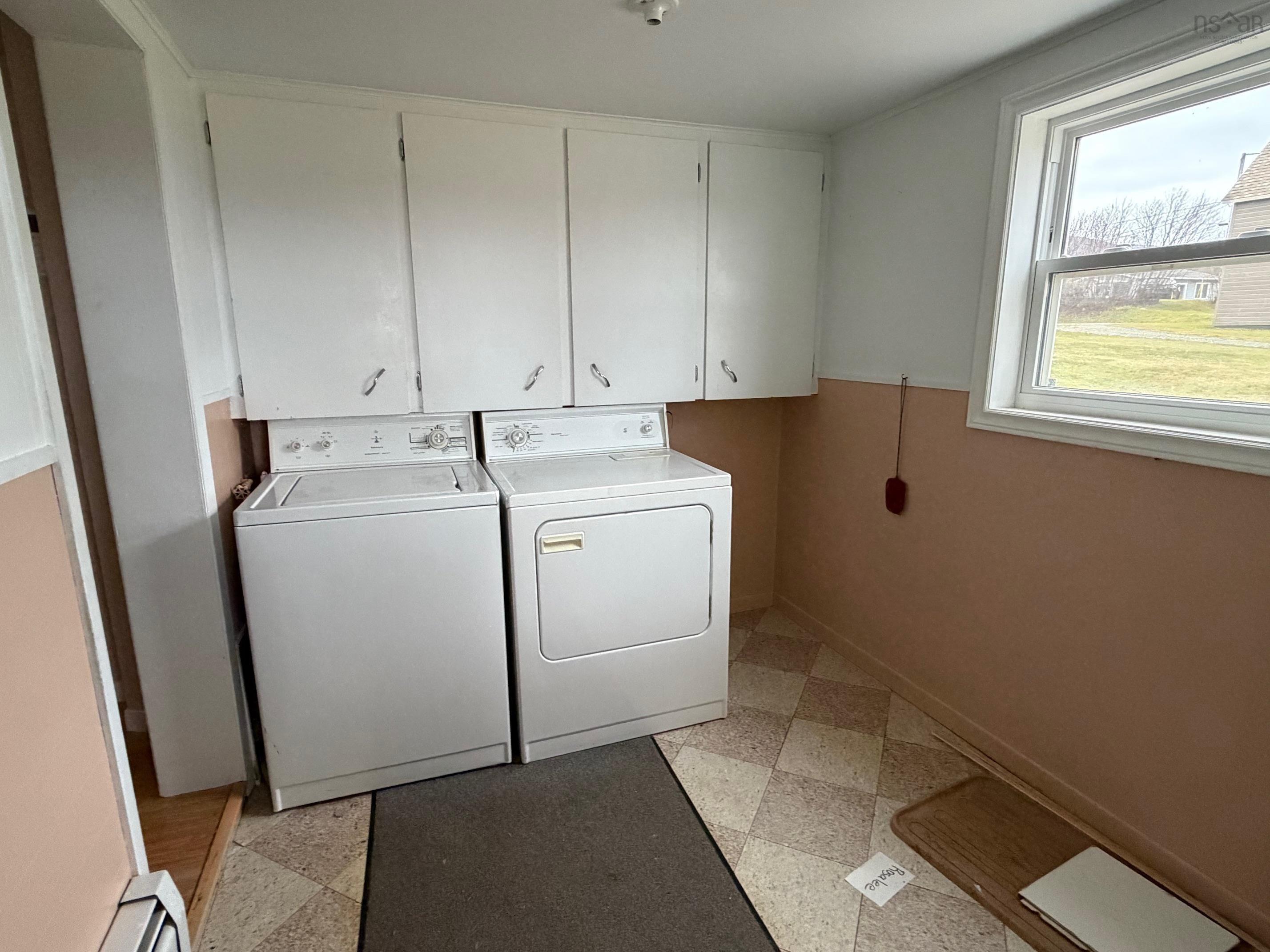 $325,000.00: 16364 Cabot Trail, La Prairie