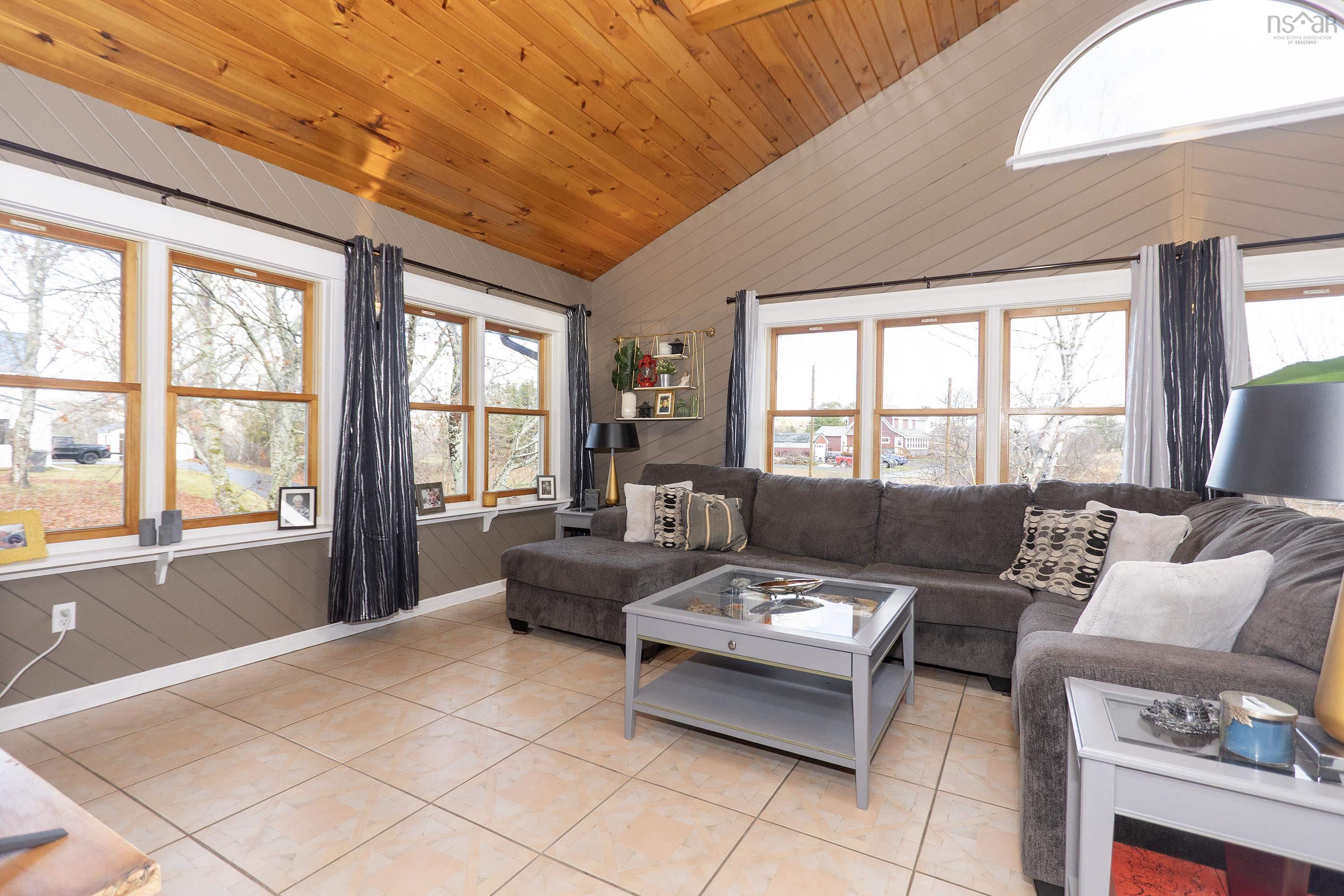 $379,900.00: 34 Thompson Road, Oxford