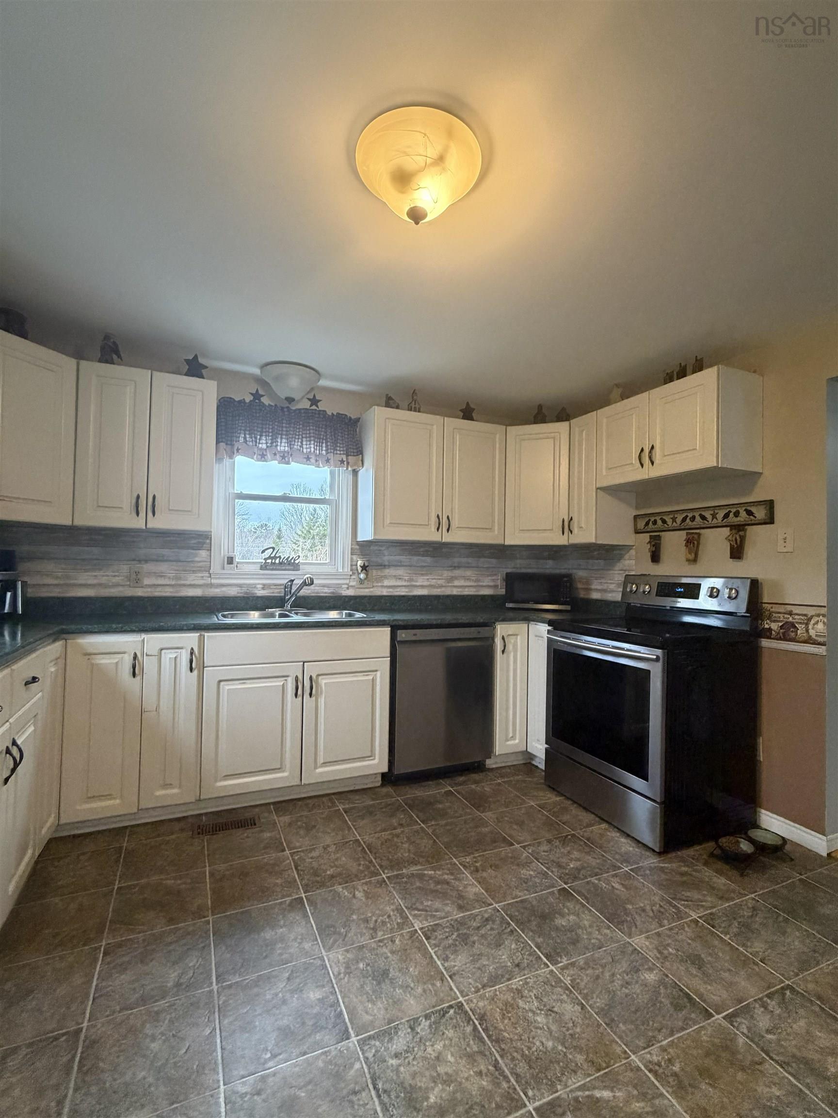 $329,900.00: 619 Park Falls Road, Sutherlands River