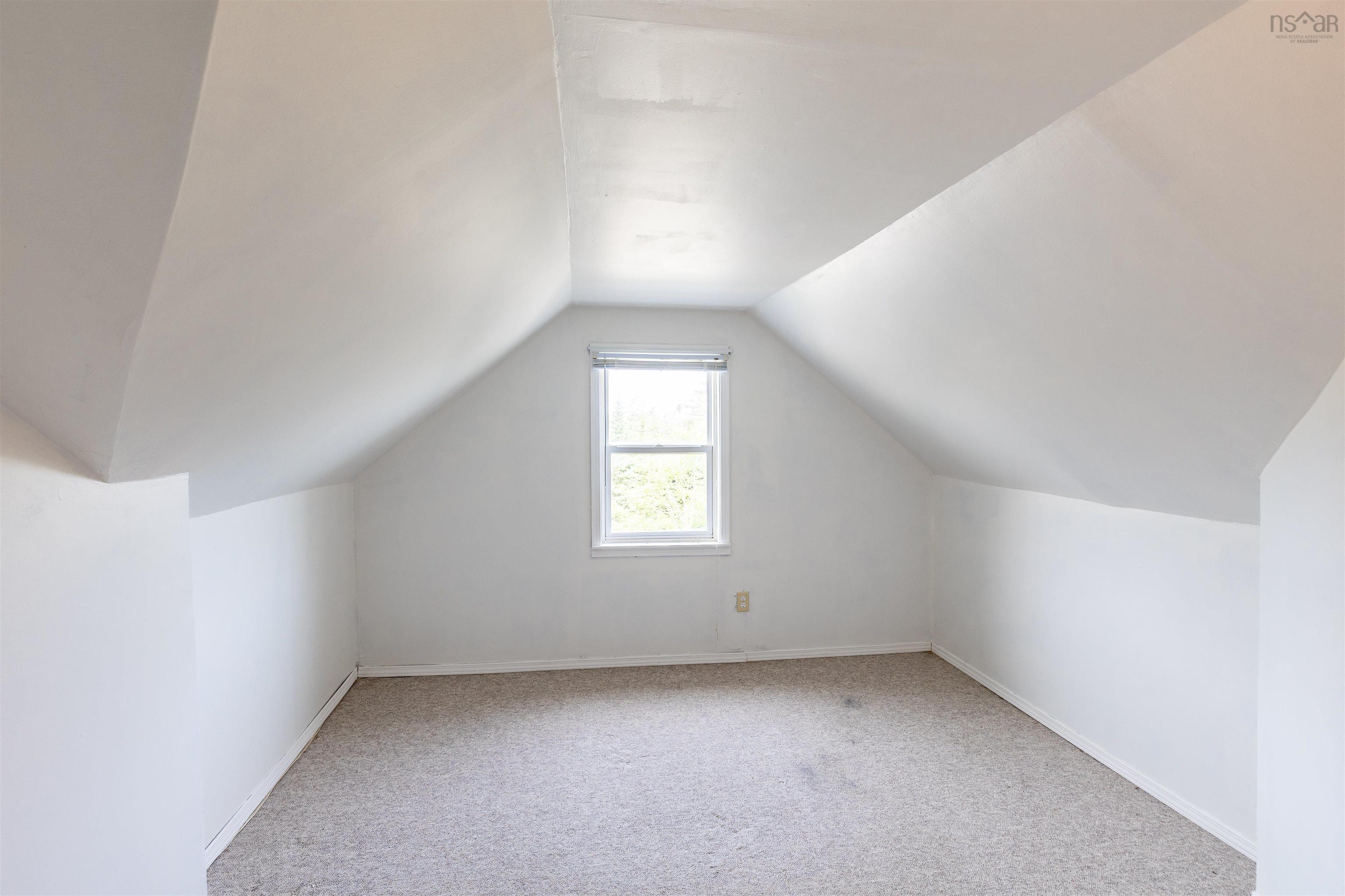 $325,000.00: 1415 Highway 304, Cape Forchu