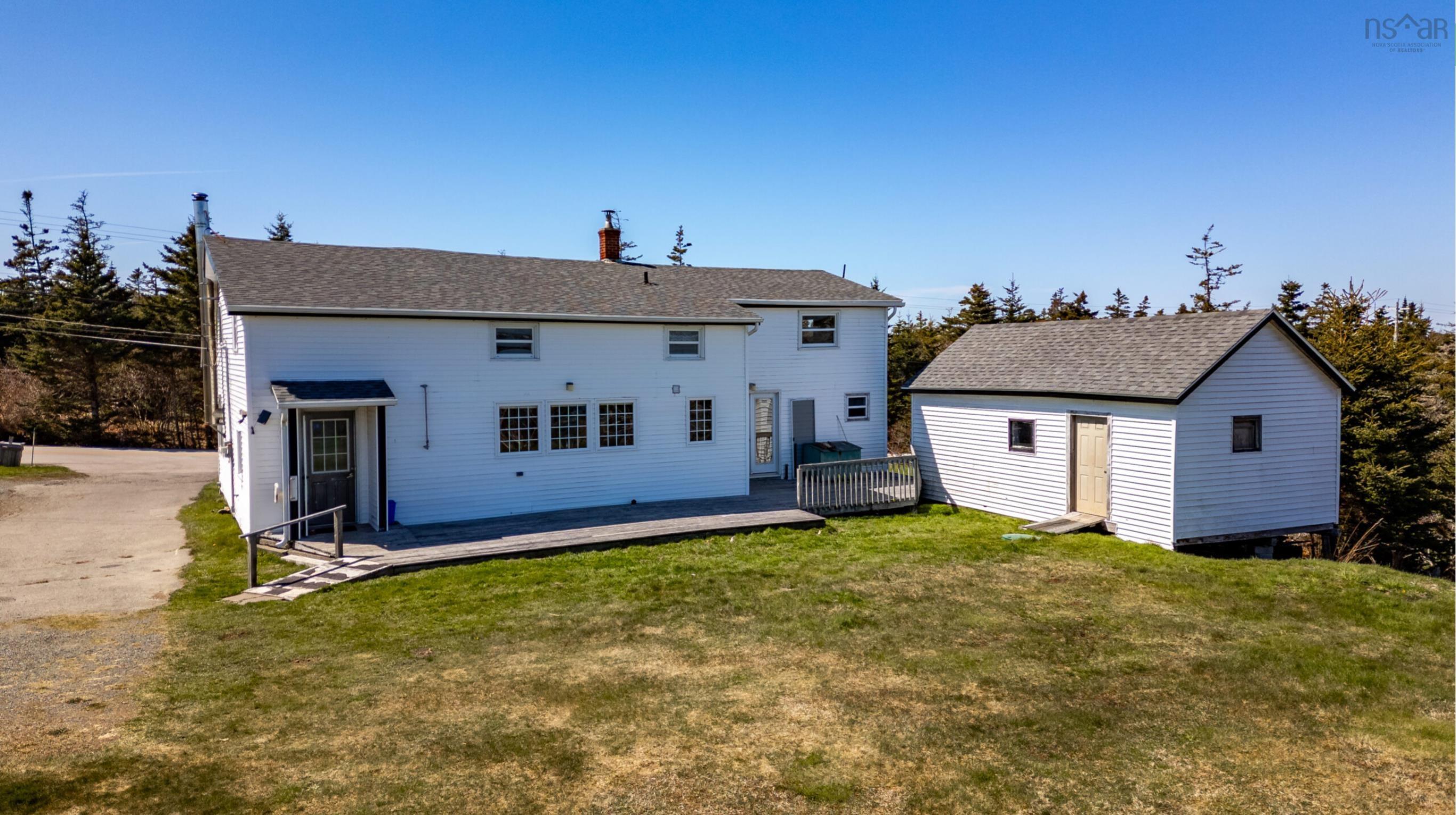 $325,000.00: 1415 Highway 304, Cape Forchu