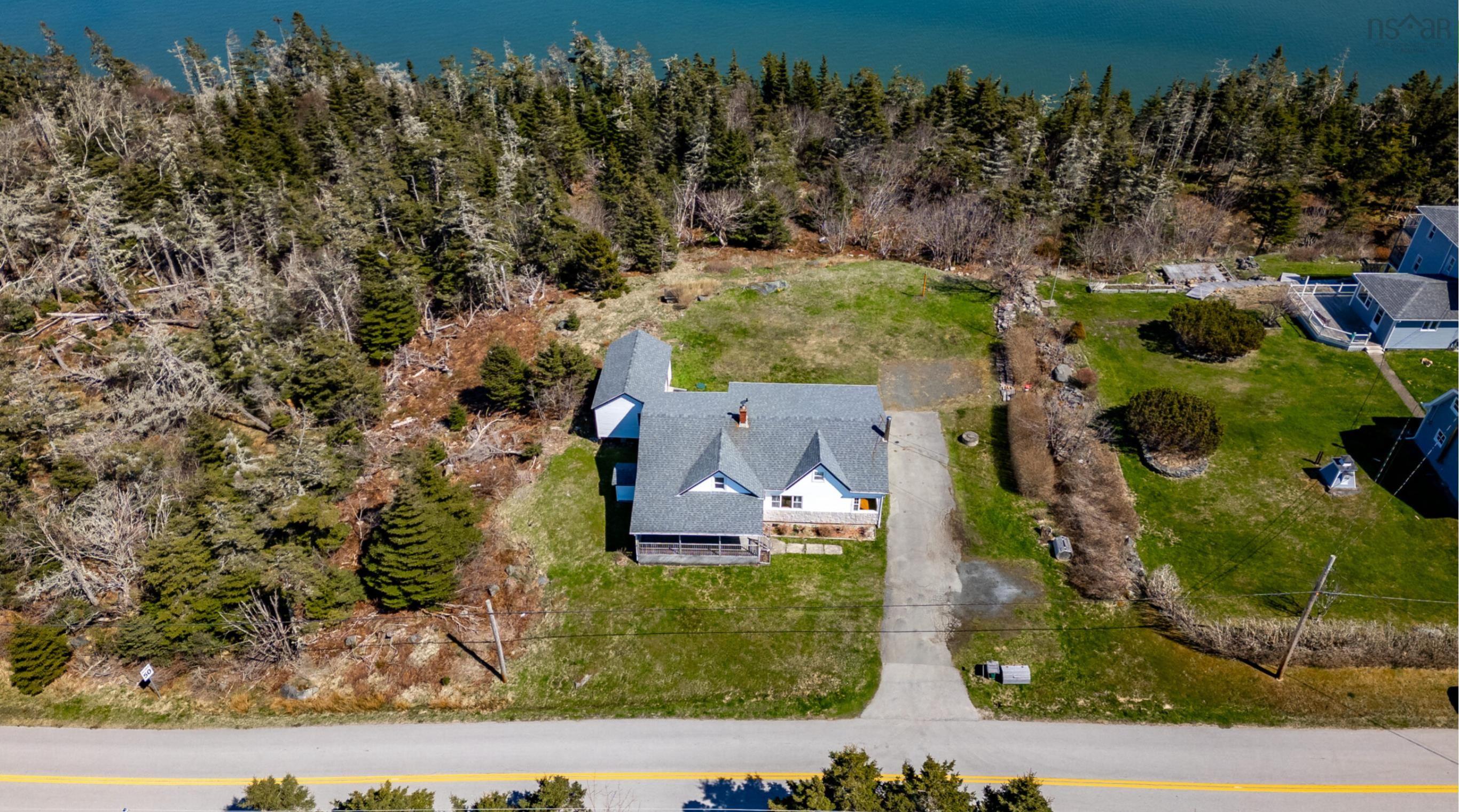 $325,000.00: 1415 Highway 304, Cape Forchu