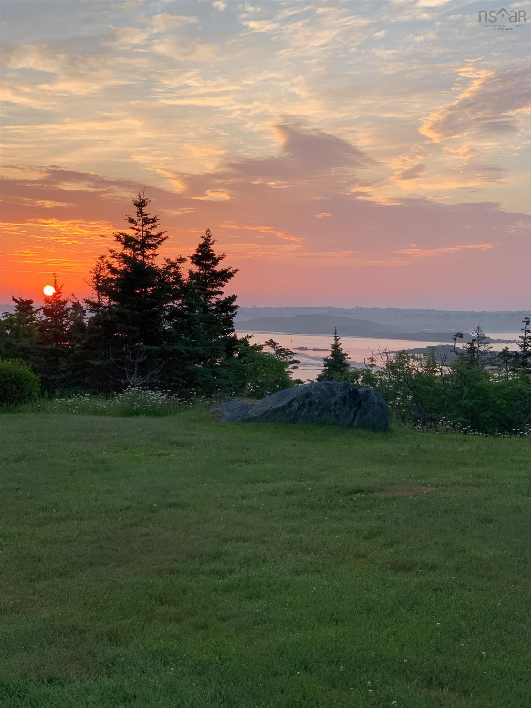 $325,000.00: 1415 Highway 304, Cape Forchu