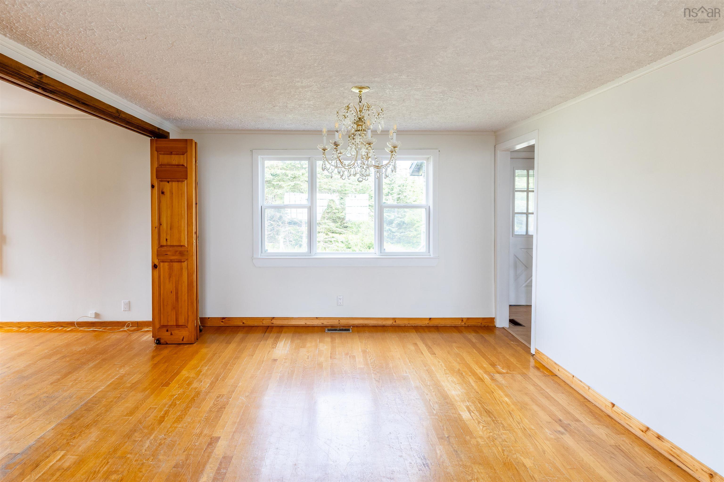 $325,000.00: 1415 Highway 304, Cape Forchu