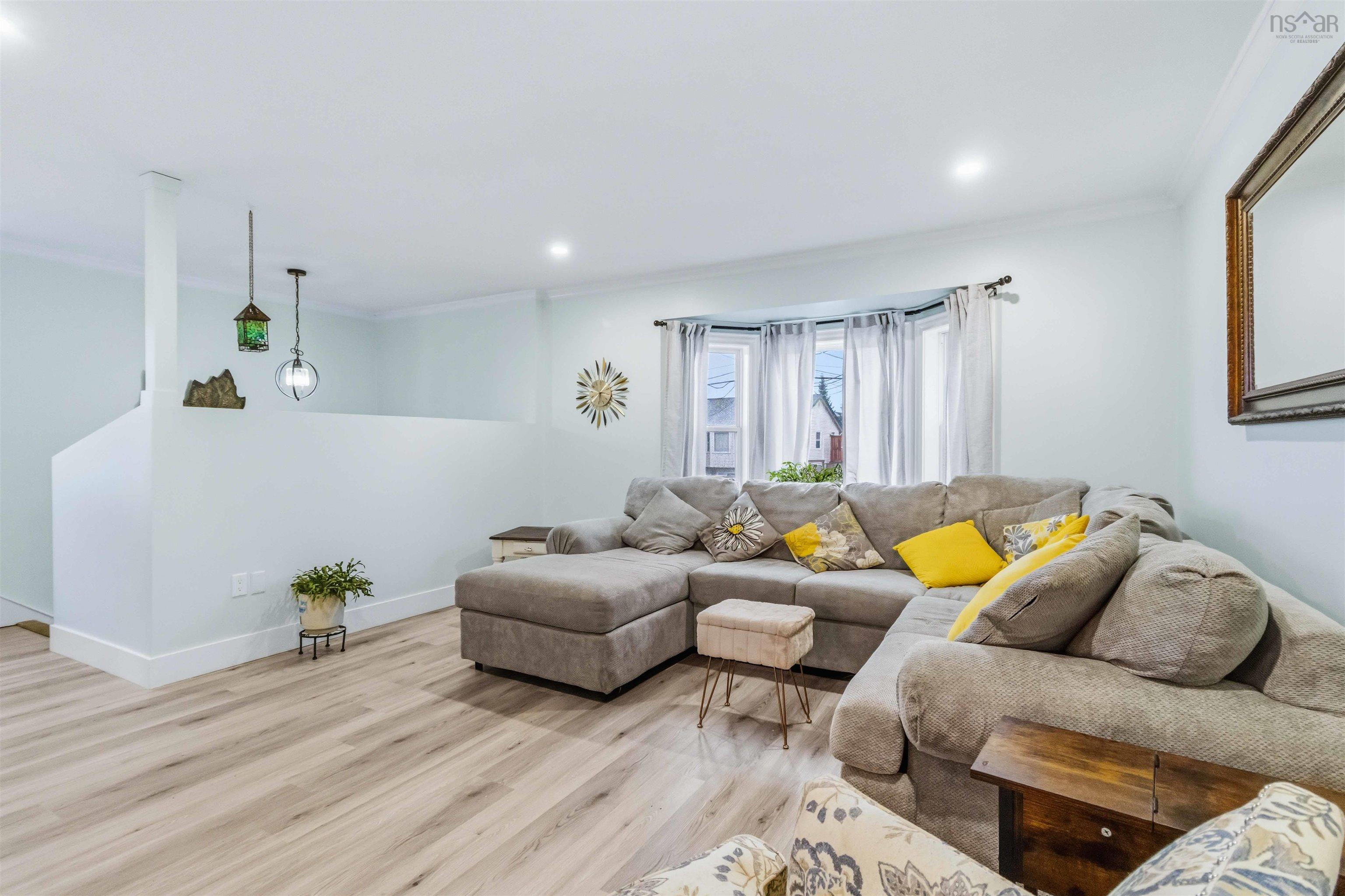 $409,900.00: 10 Thorncrest Court, Eastern Passage