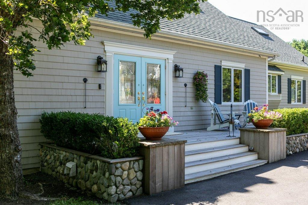 $3,975,000.00: 226 Crandall Road, Martins Point