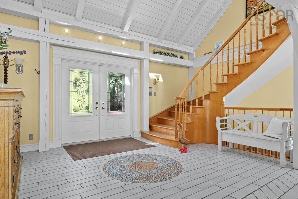 $3,975,000.00: 226 Crandall Road, Martins Point