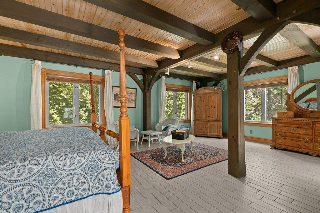 $3,975,000.00: 226 Crandall Road, Martins Point