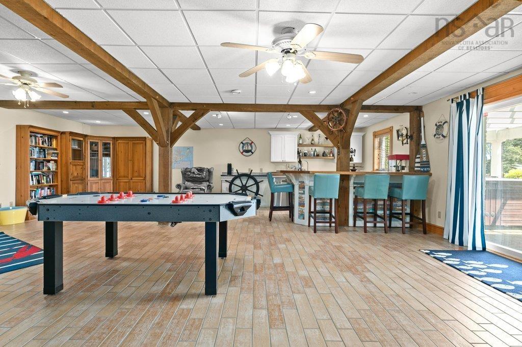 $3,975,000.00: 226 Crandall Road, Martins Point