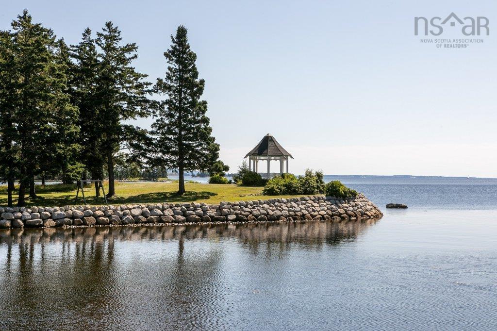 $3,975,000.00: 226 Crandall Road, Martins Point