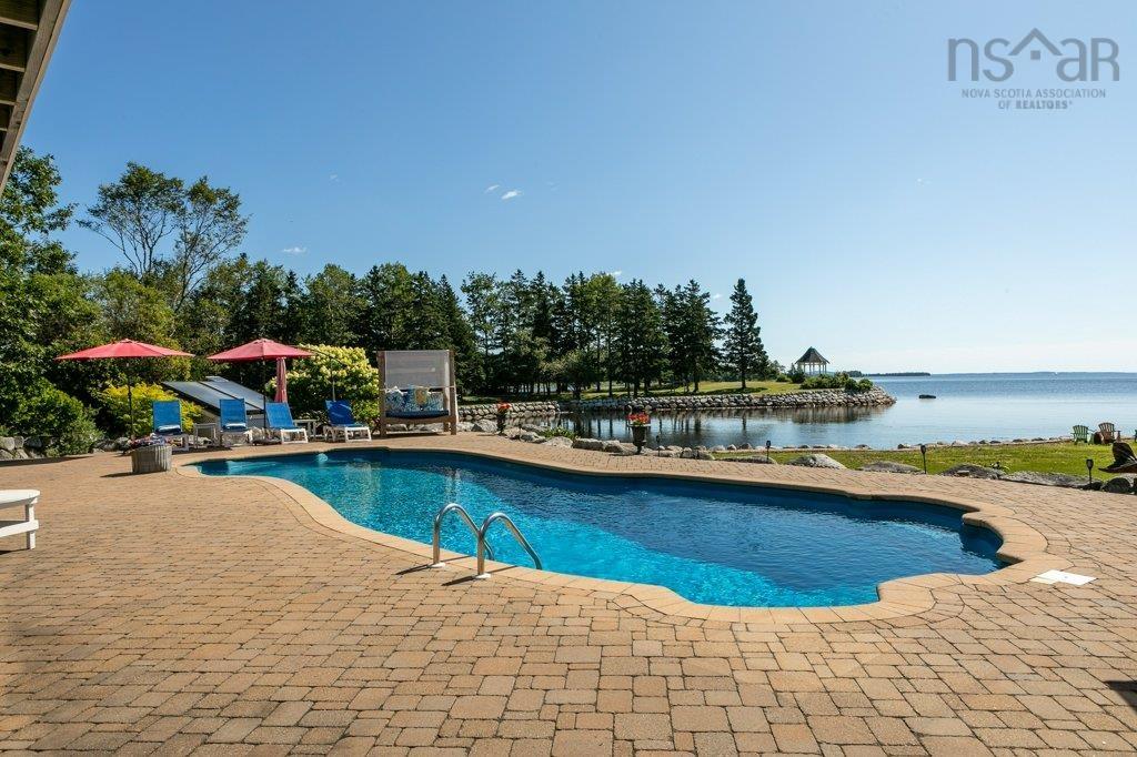 $3,975,000.00: 226 Crandall Road, Martins Point