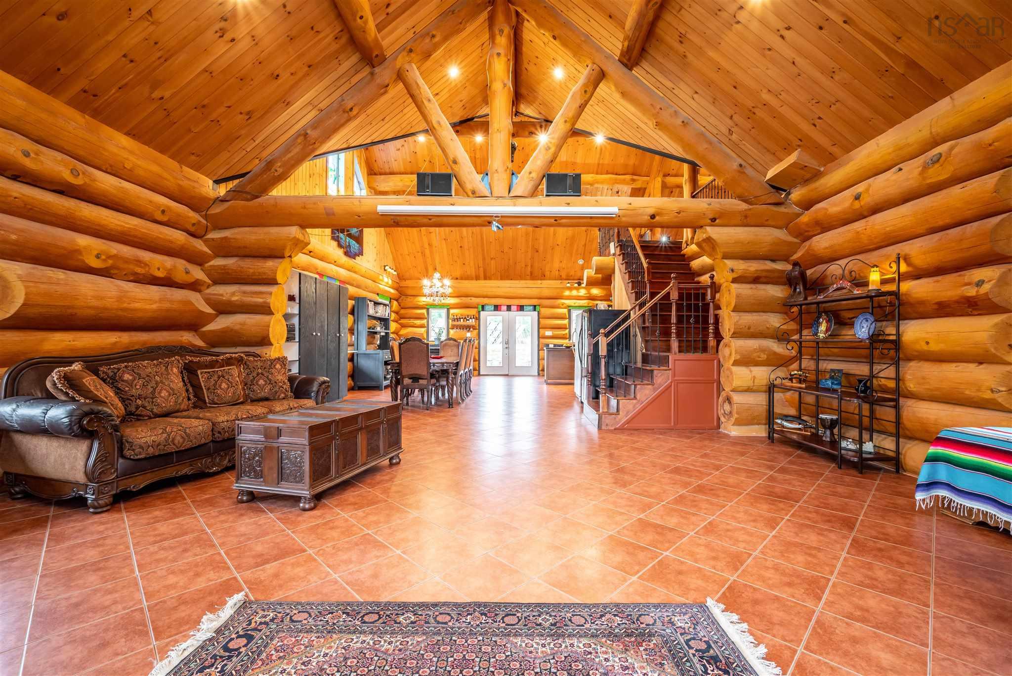 $1,100,000.00: 180-182 Casa Drive, Port Dufferin