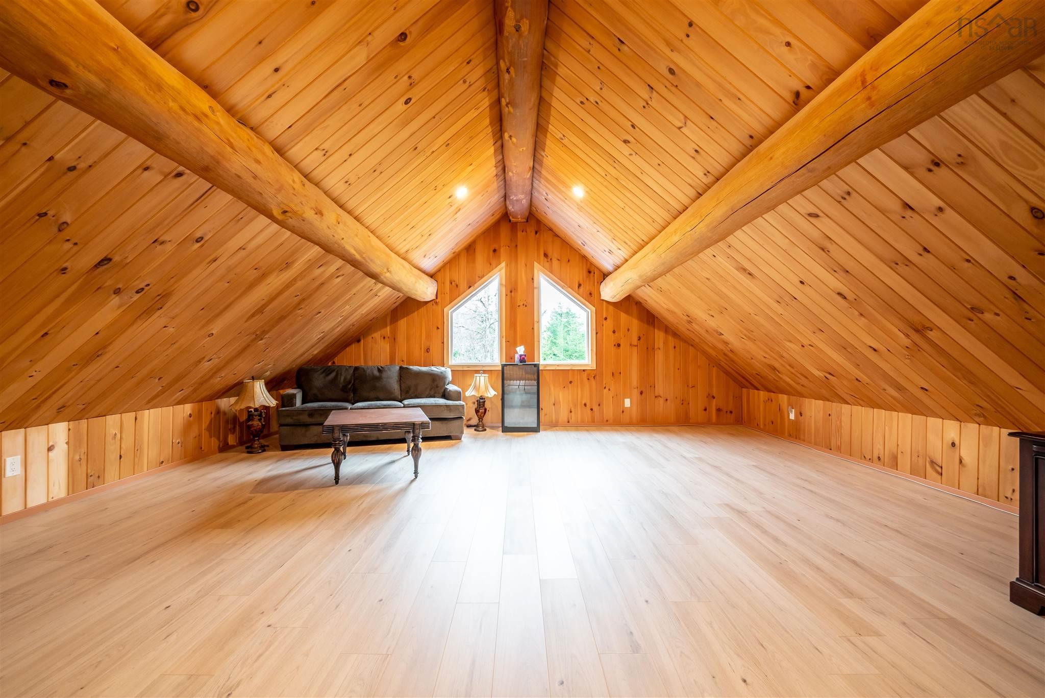 $1,100,000.00: 180-182 Casa Drive, Port Dufferin