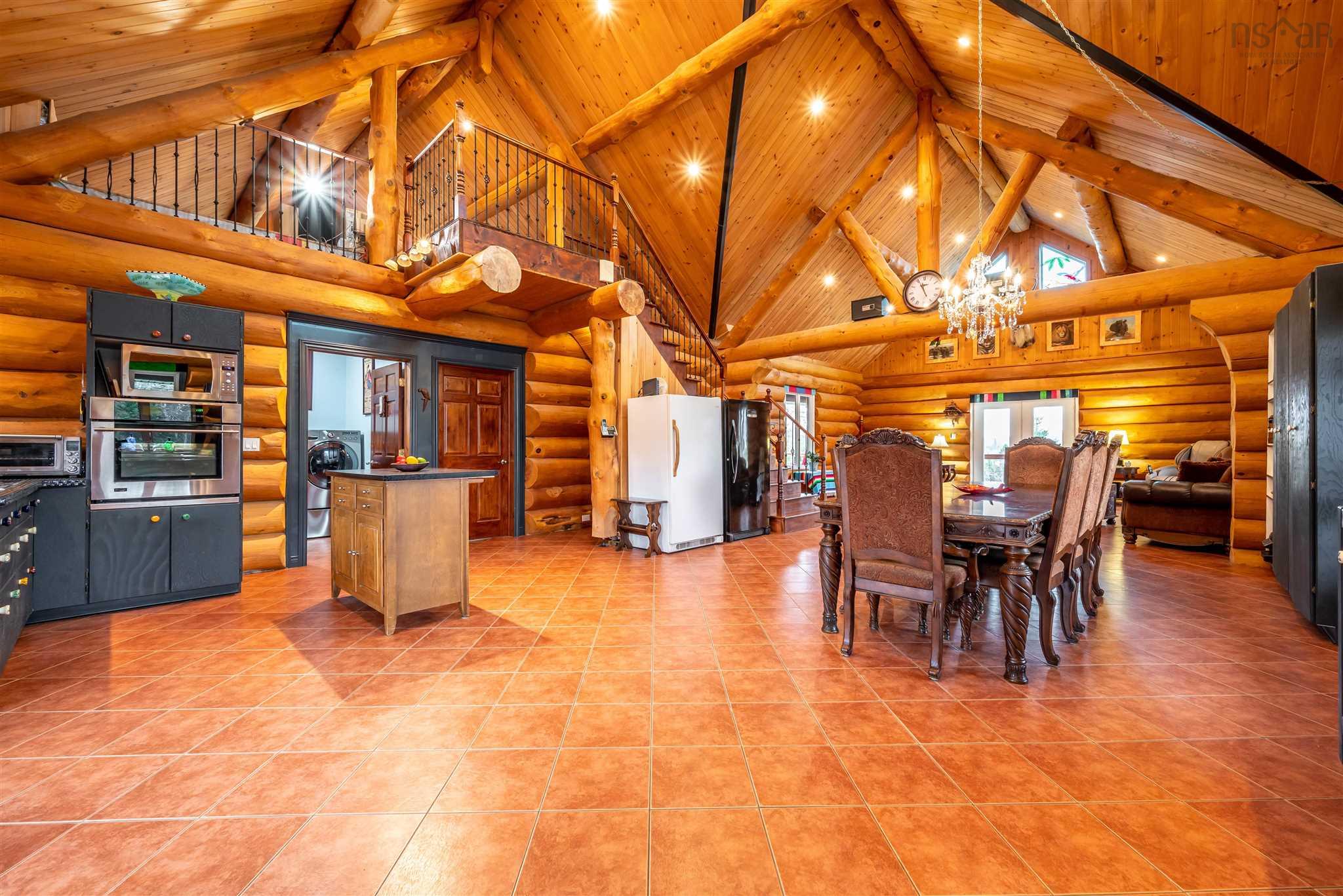 $1,100,000.00: 180-182 Casa Drive, Port Dufferin