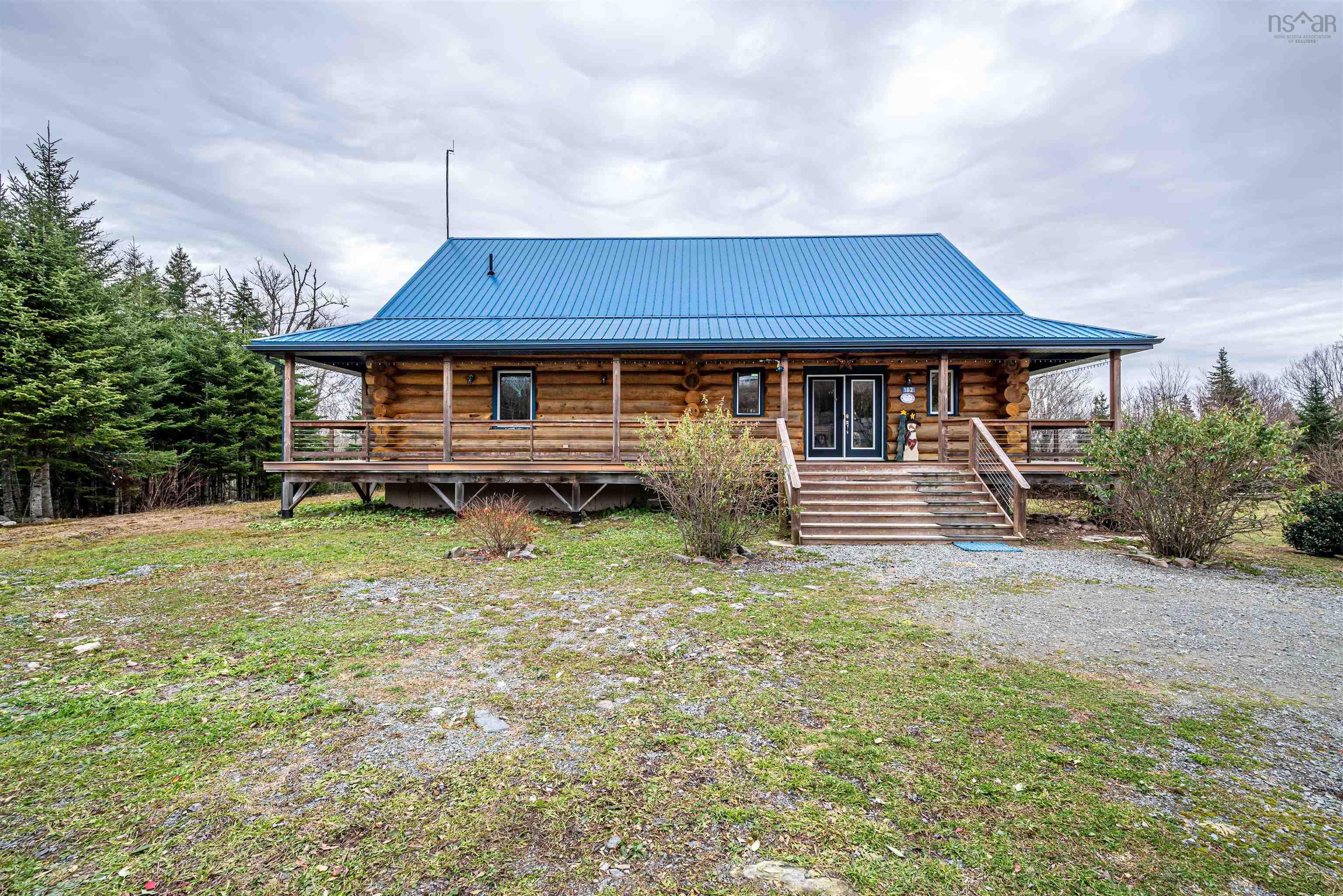 $1,100,000.00: 180-182 Casa Drive, Port Dufferin