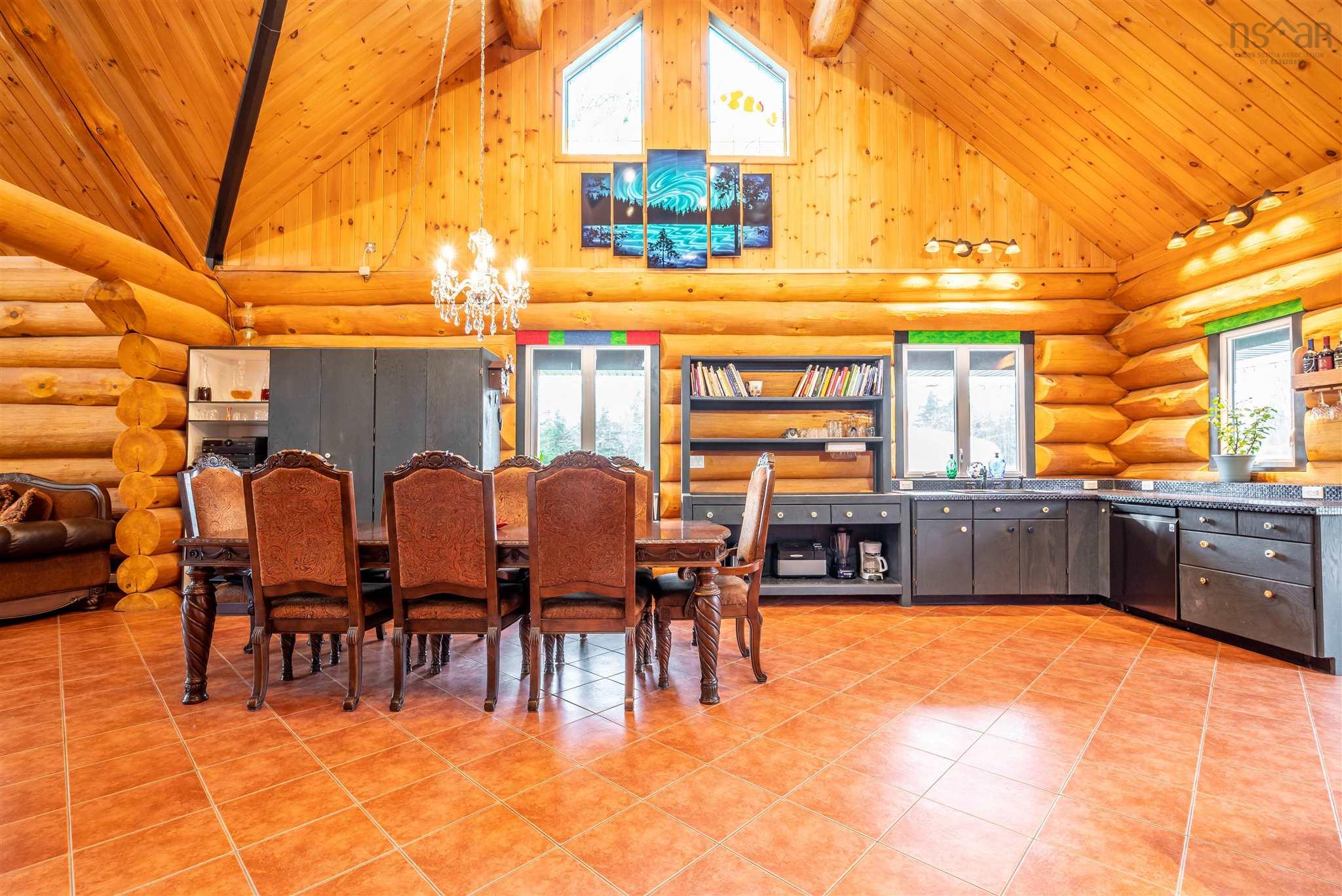 $1,100,000.00: 180-182 Casa Drive, Port Dufferin