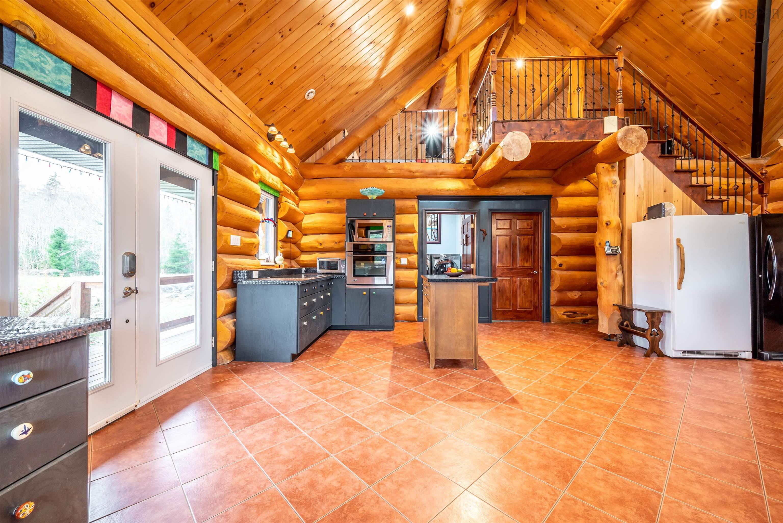 $1,100,000.00: 180-182 Casa Drive, Port Dufferin