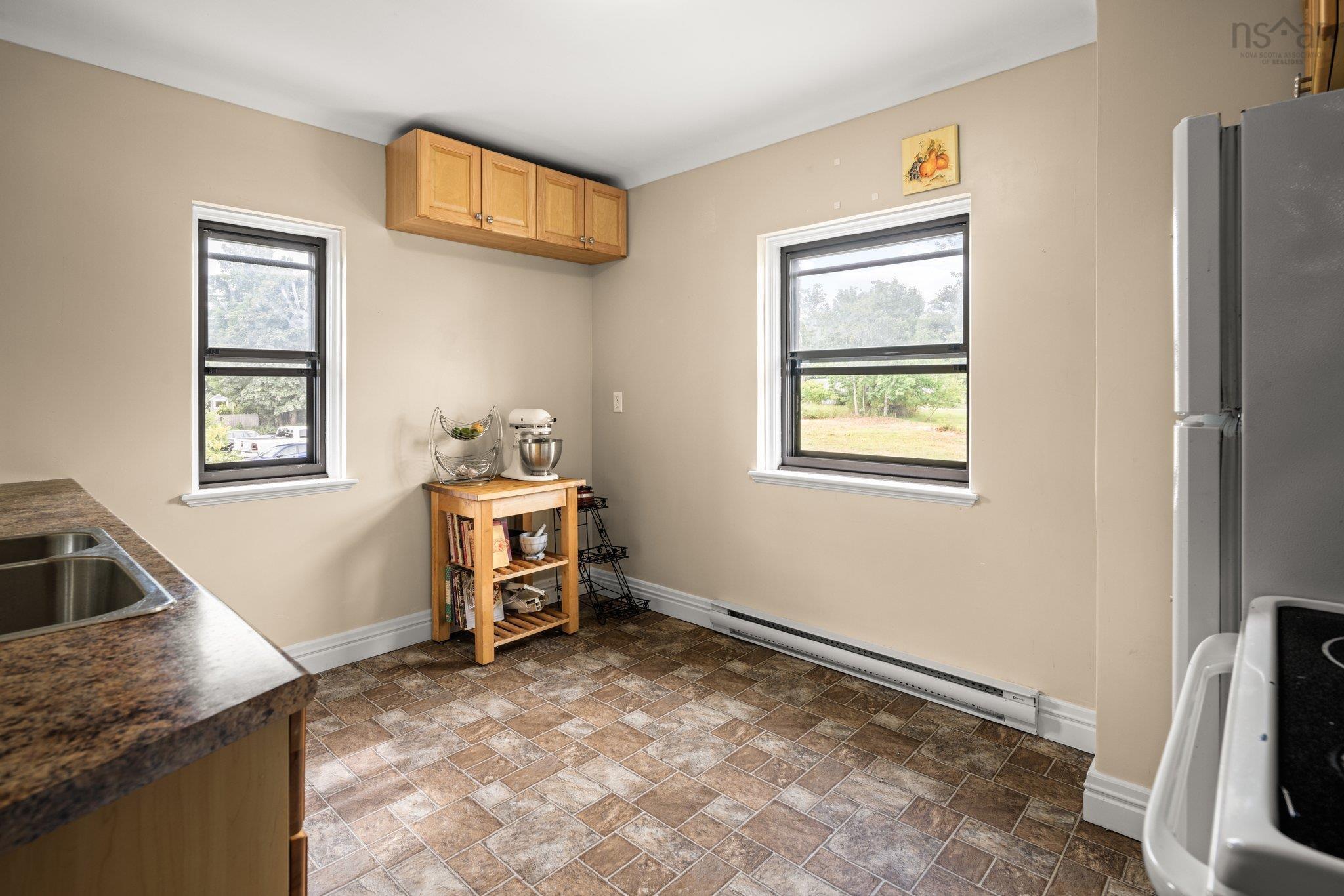 $699,900.00: 400A 534 Main Street, Mahone Bay