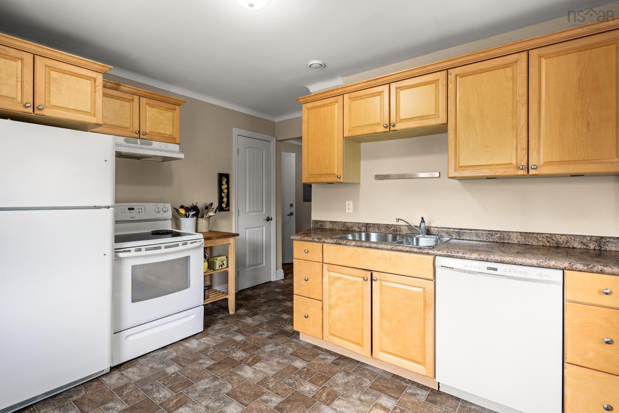 $699,900.00: 400A 534 Main Street, Mahone Bay