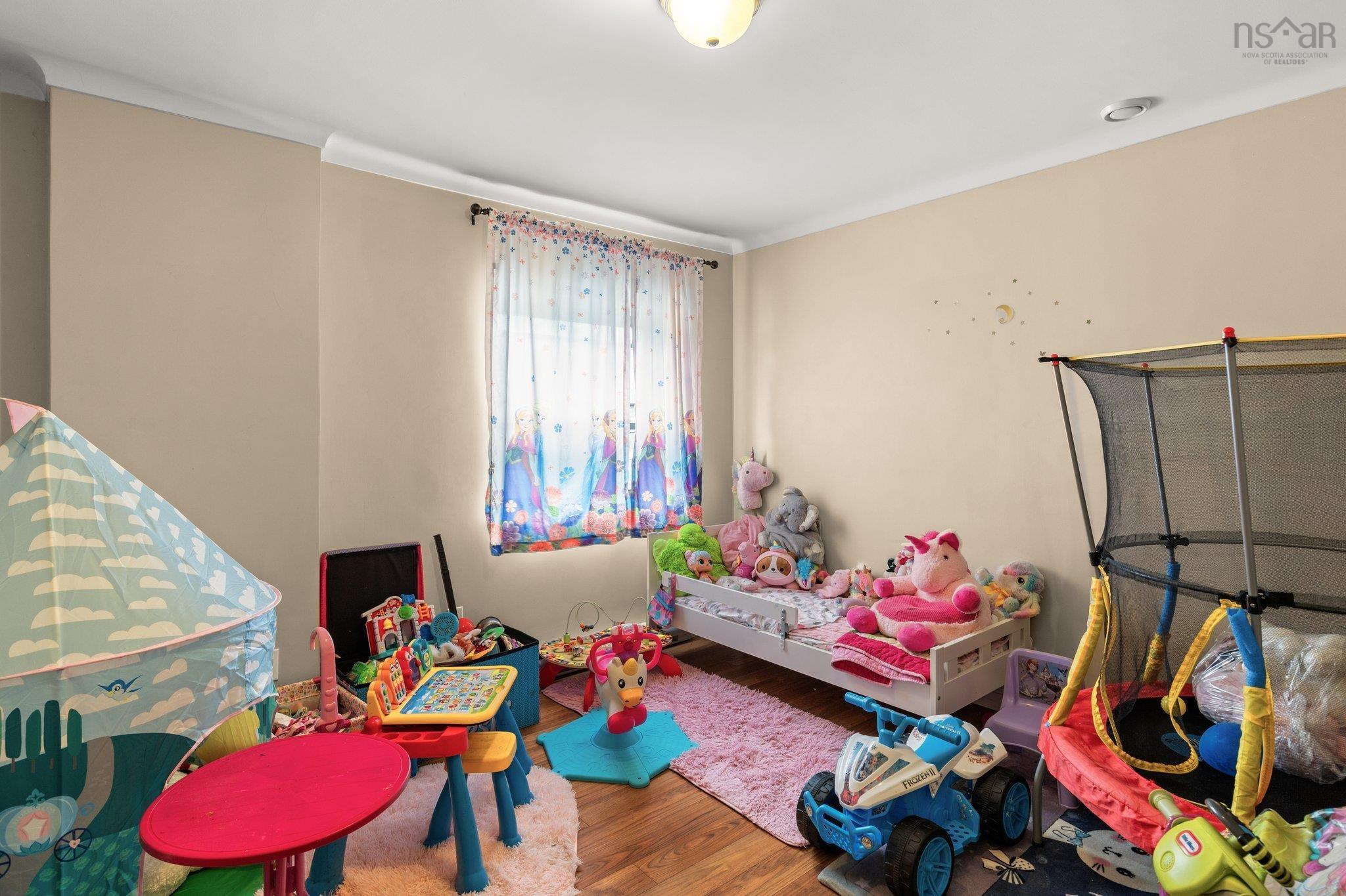 $699,900.00: 400A 534 Main Street, Mahone Bay