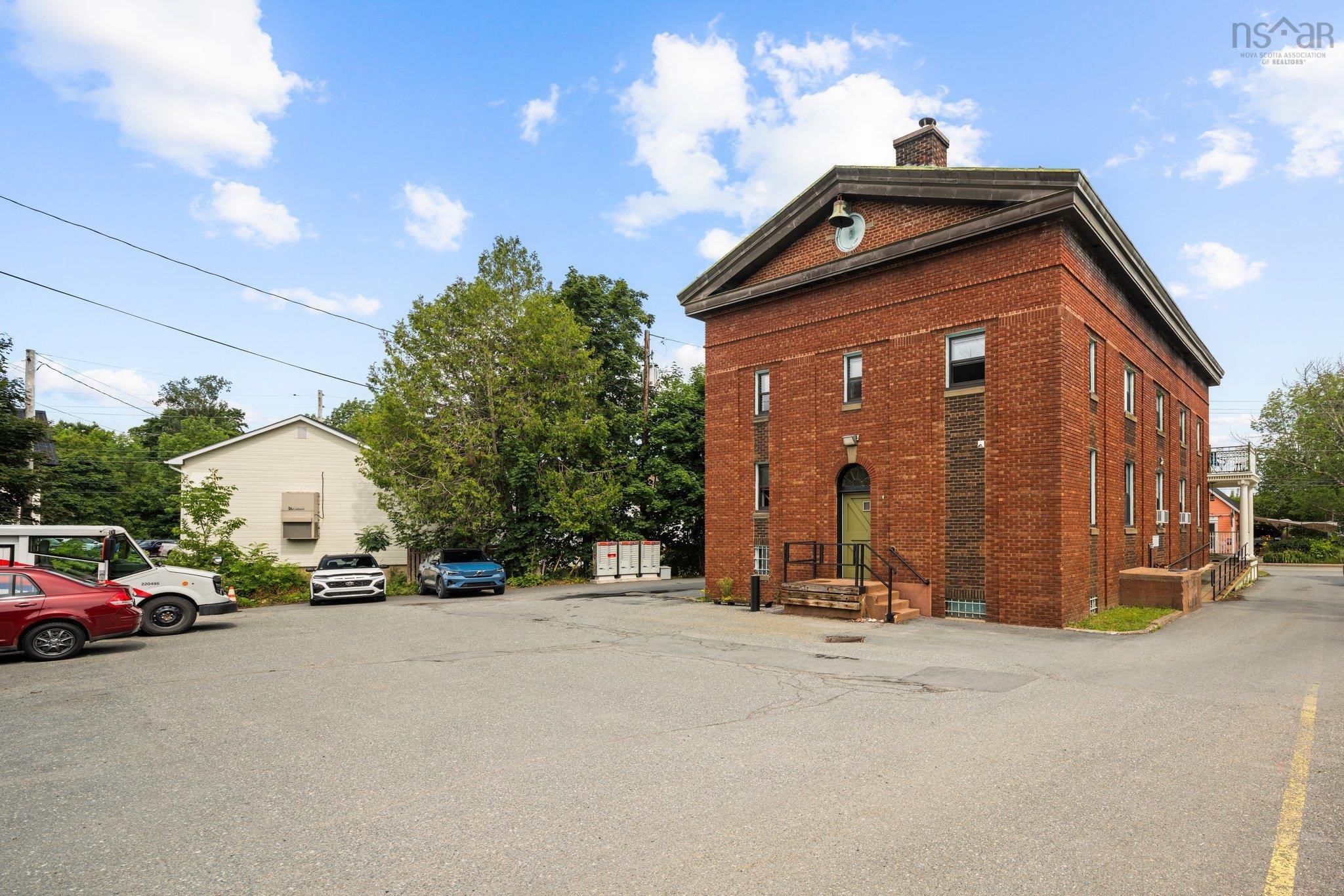 $699,900.00: 400A 534 Main Street, Mahone Bay