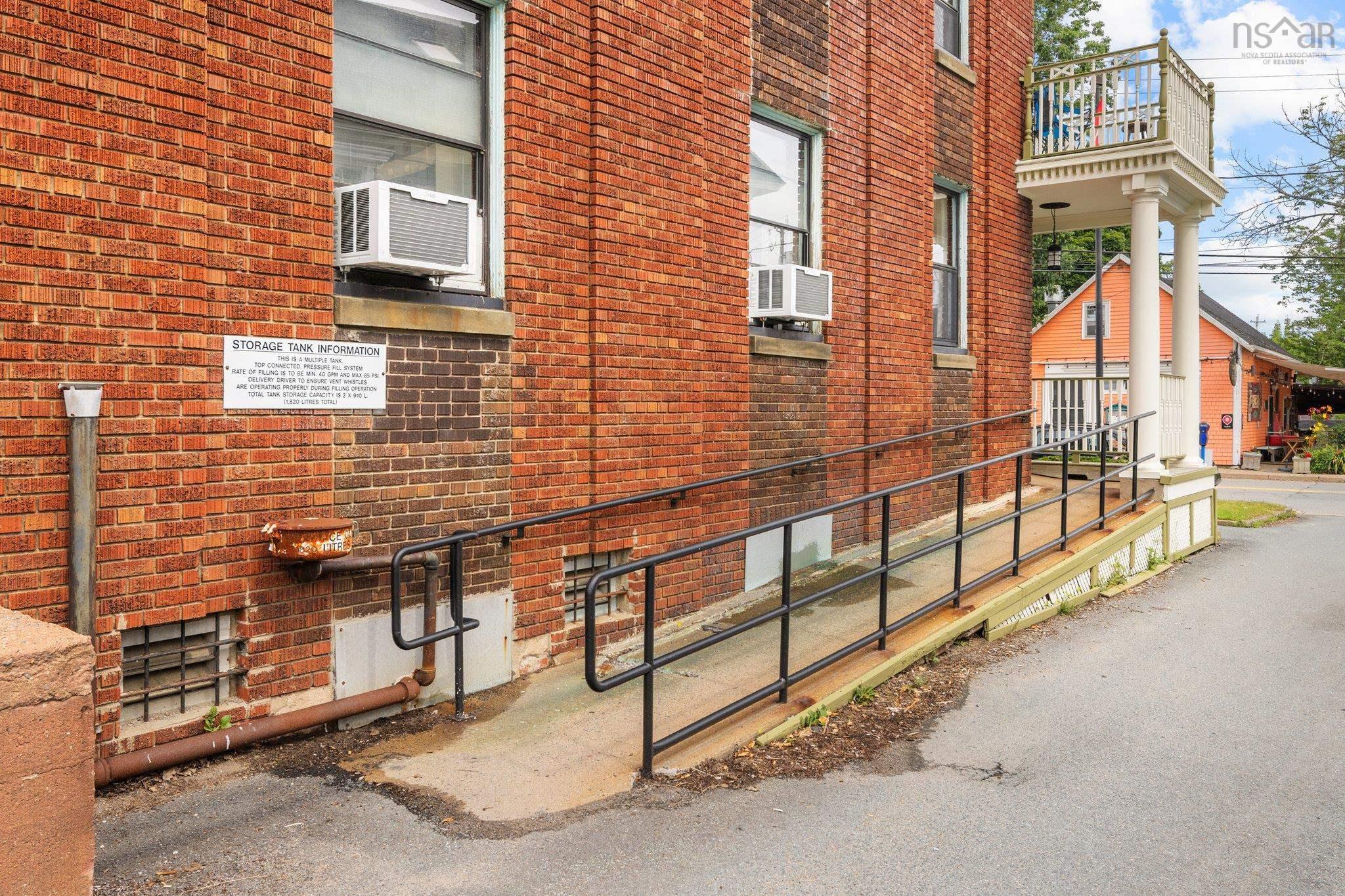 $699,900.00: 400A 534 Main Street, Mahone Bay