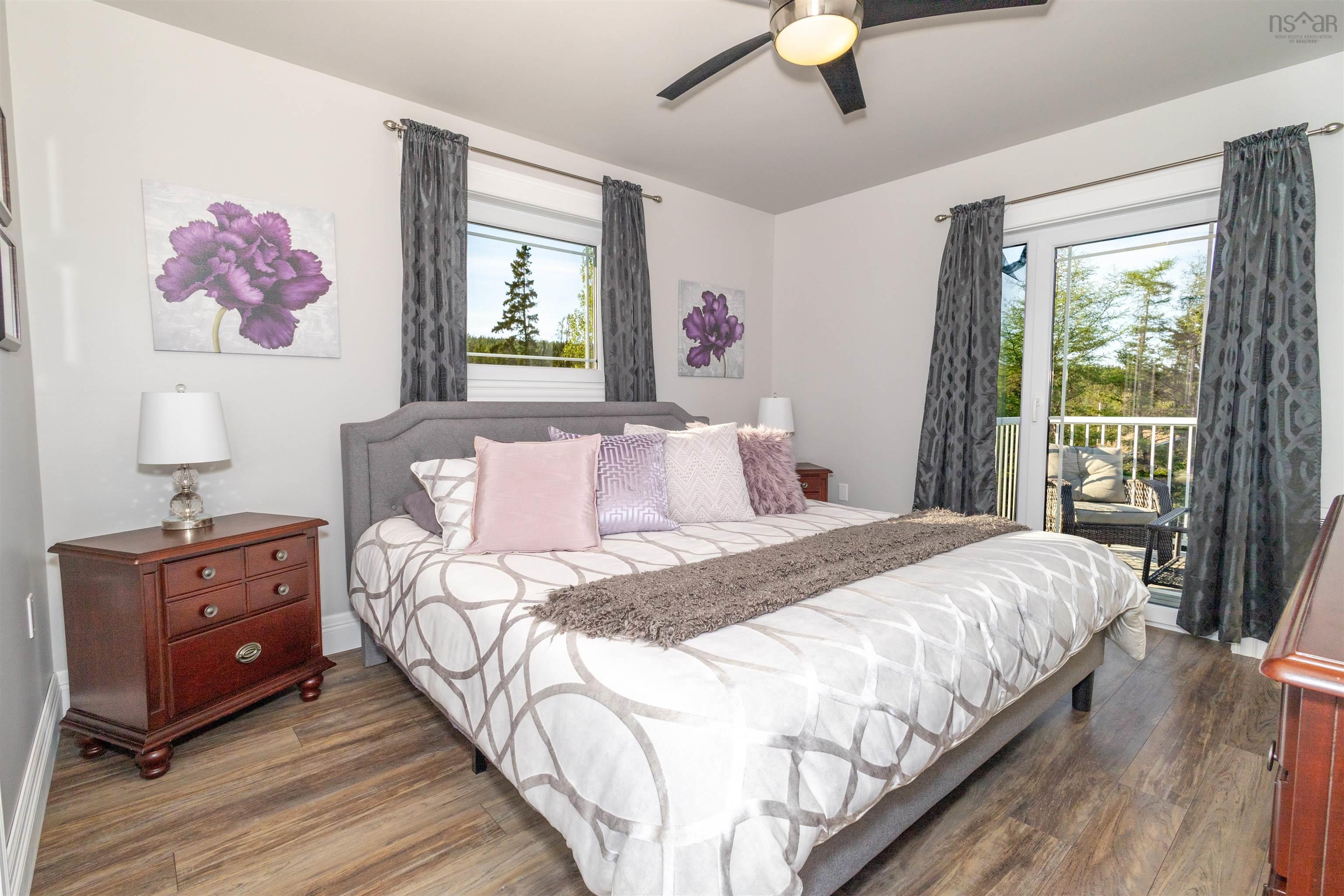 $474,900.00: 8472 West Bay Road, Sampsonville