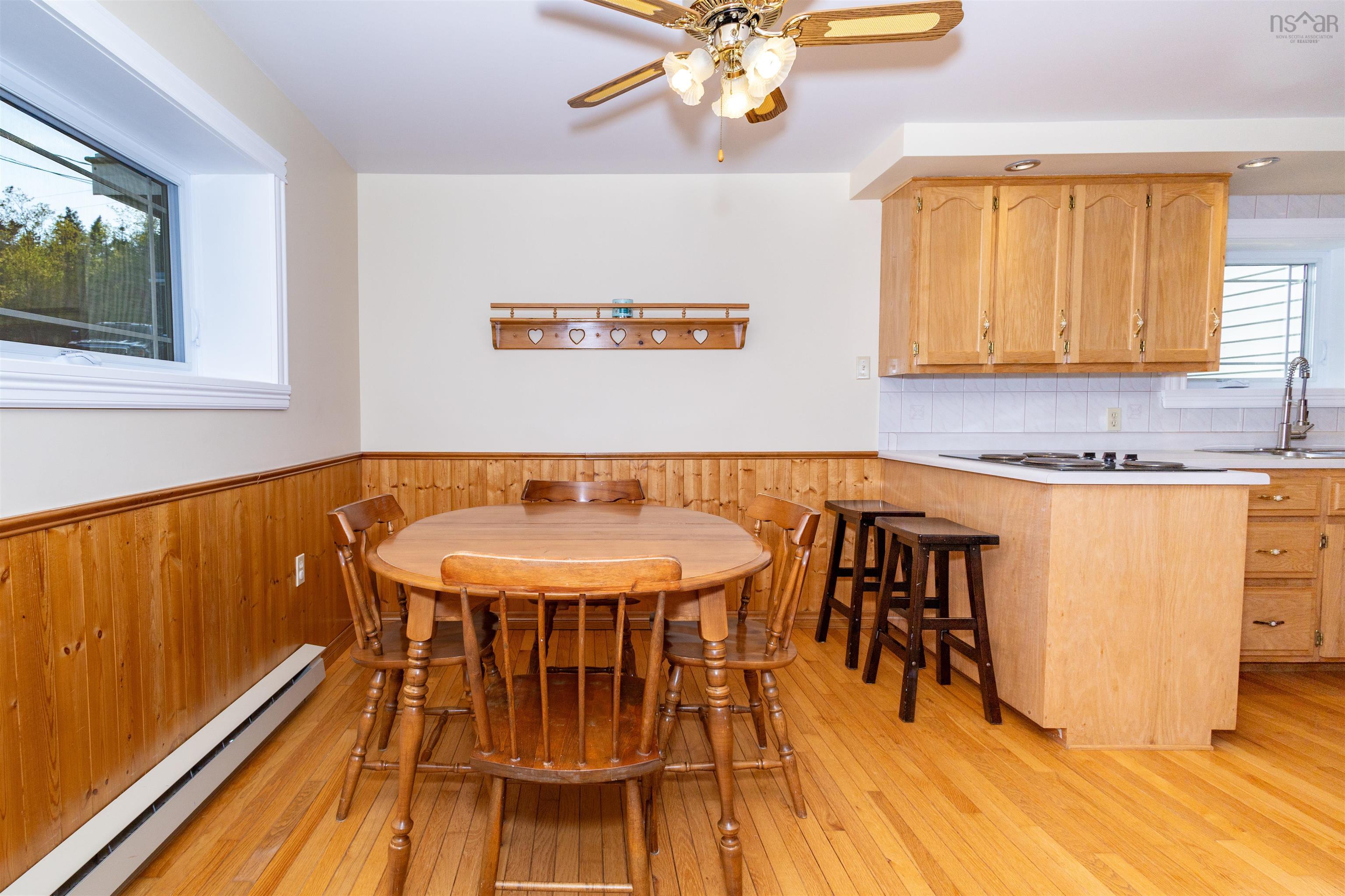 $474,900.00: 8472 West Bay Road, Sampsonville