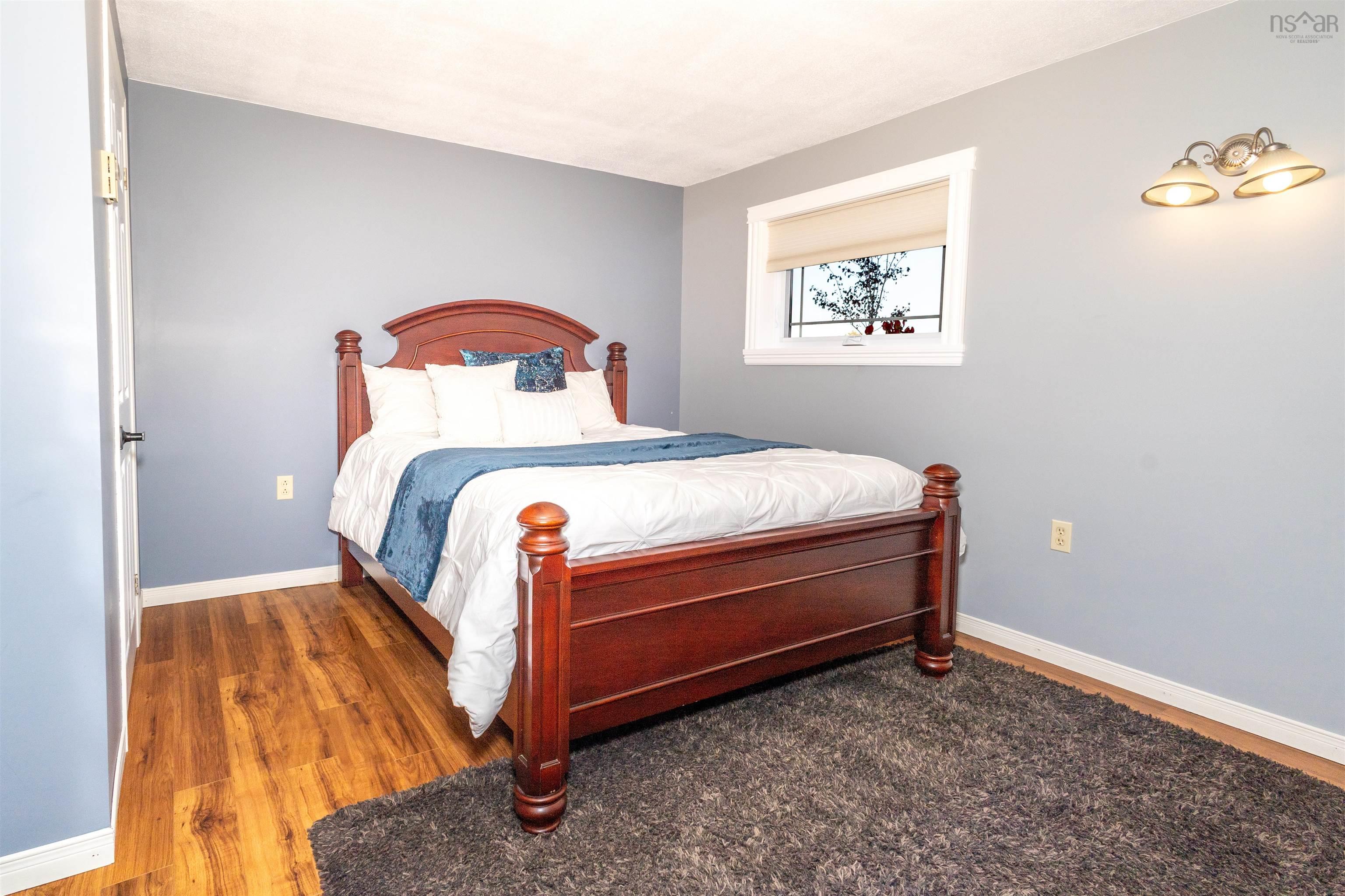 $474,900.00: 8472 West Bay Road, Sampsonville