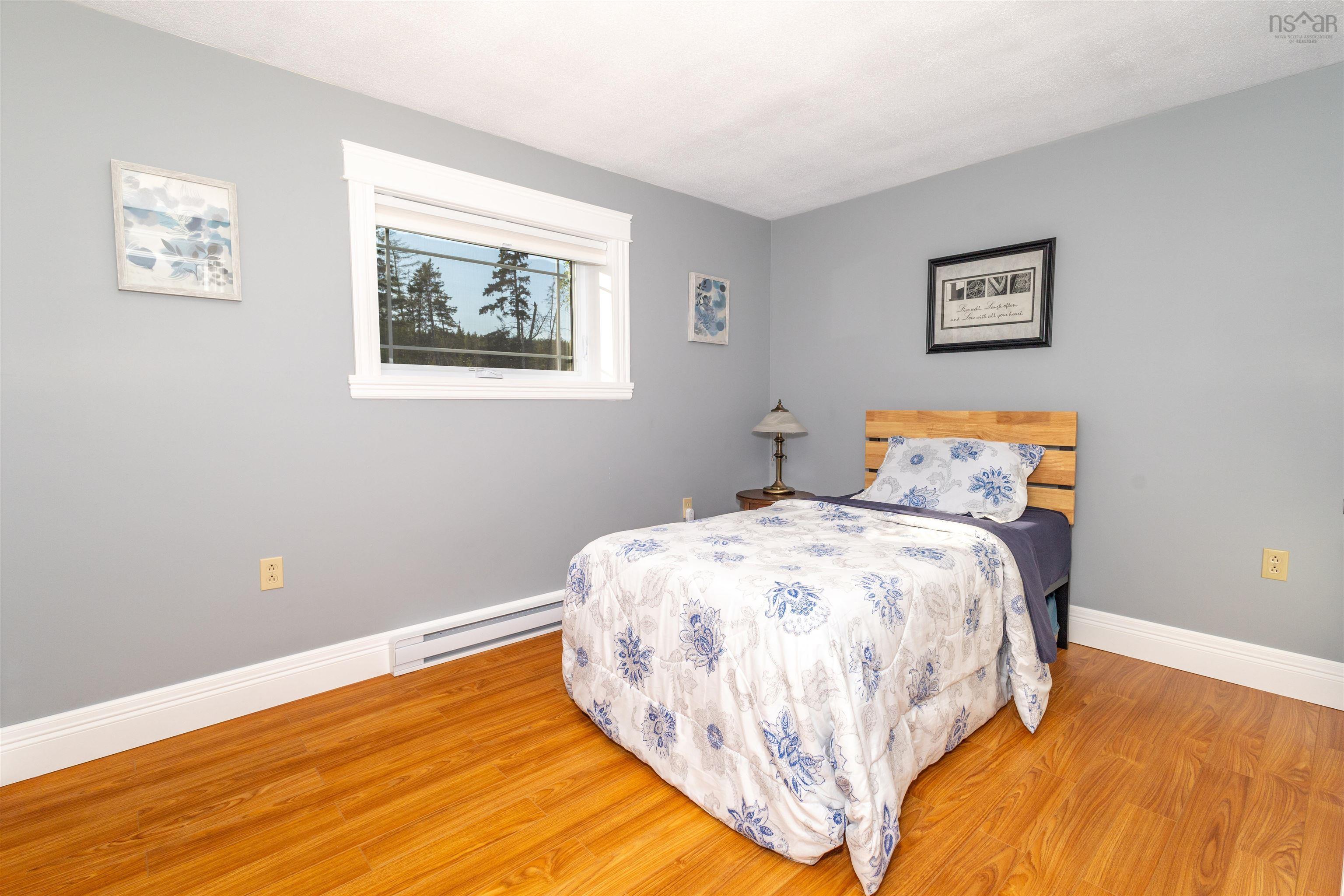 $474,900.00: 8472 West Bay Road, Sampsonville