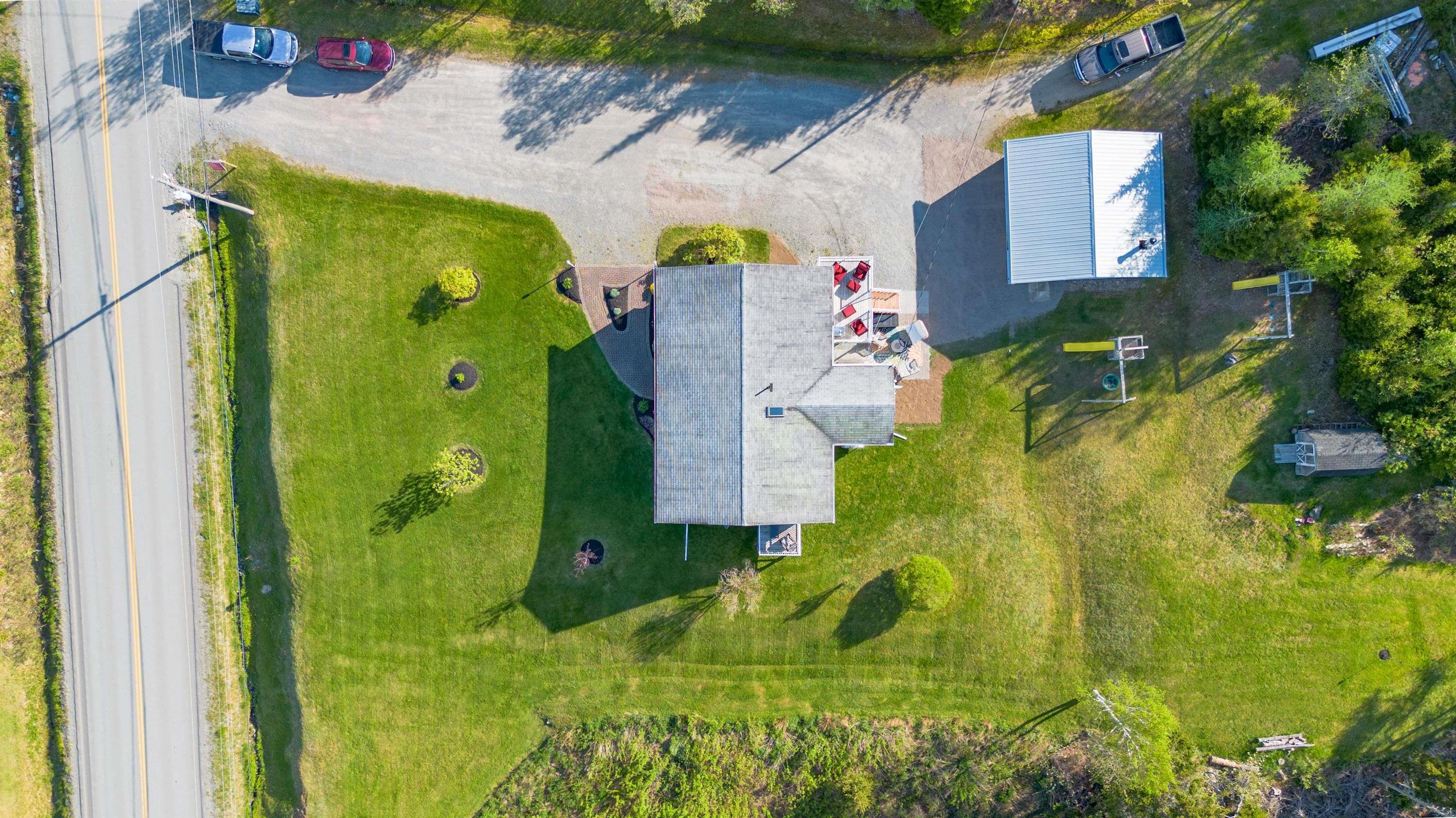 $474,900.00: 8472 West Bay Road, Sampsonville