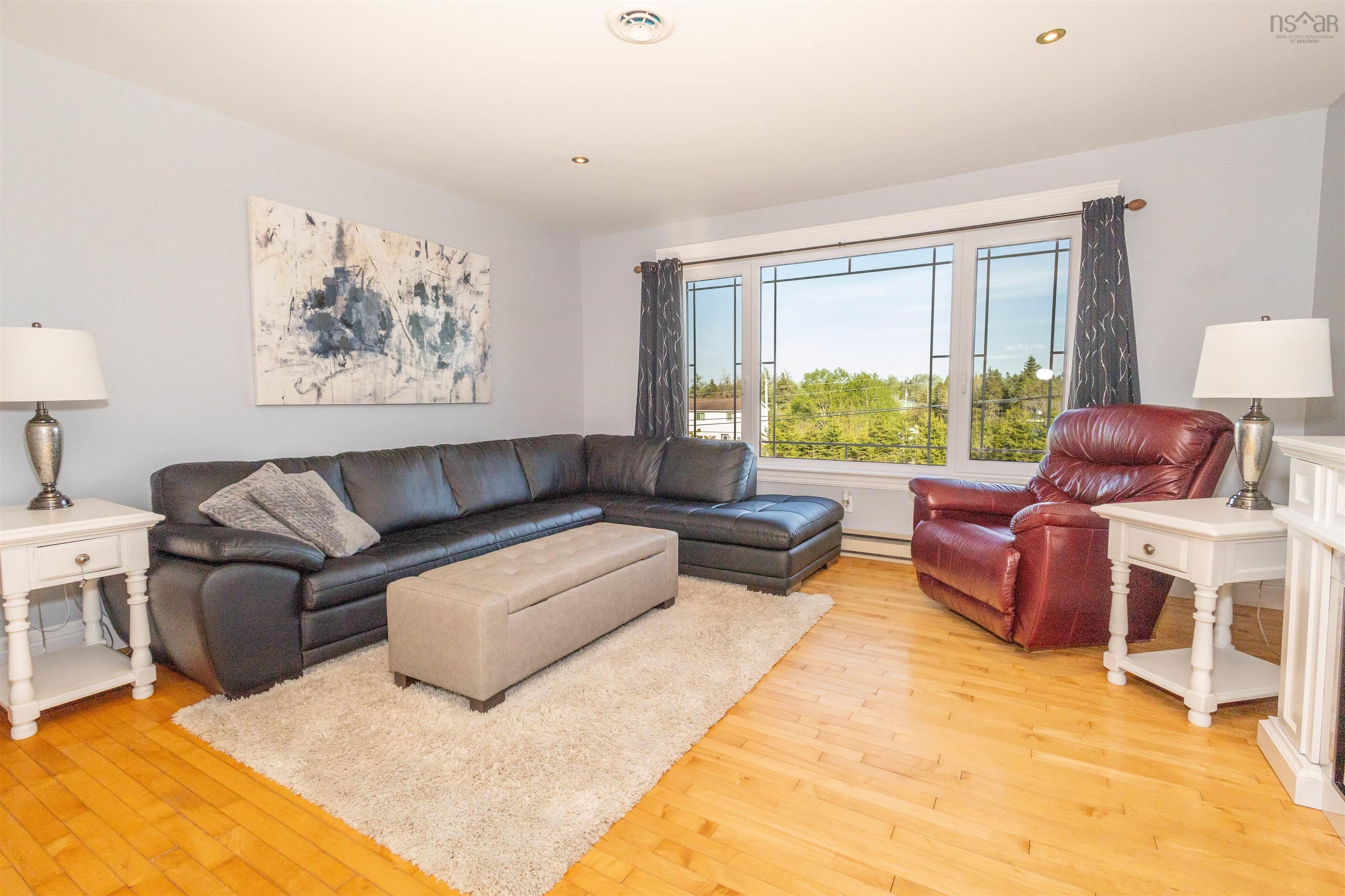 $474,900.00: 8472 West Bay Road, Sampsonville